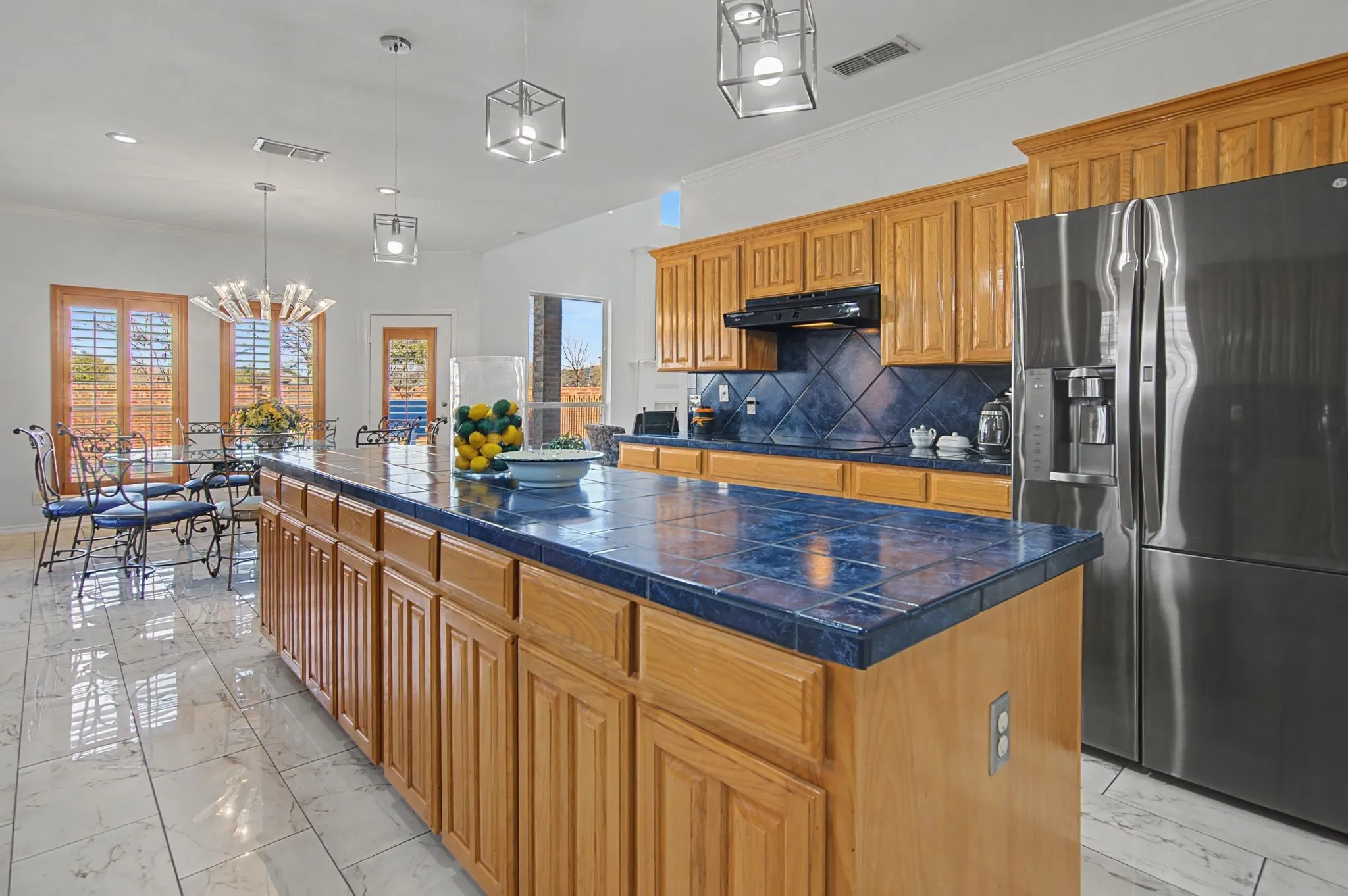 Single Family Residence For Sale in Tarrant County , 6400 Briercliff Court, Fort Worth, Texas 76132, 4 Bedroom, 3 Bathroom, 2 Garage spaces, 4,280 Sqft, built in 2000, Preowned, mls#21174396, Real Estate Agent in Fort Worth, Homes For Sale in Tarrant county, Homes For Sale in Fort Worth, Realtor in Fort Worth Texas, Real Estate Brokerage Independent Realty Texas, Luminita Cordes Realtor