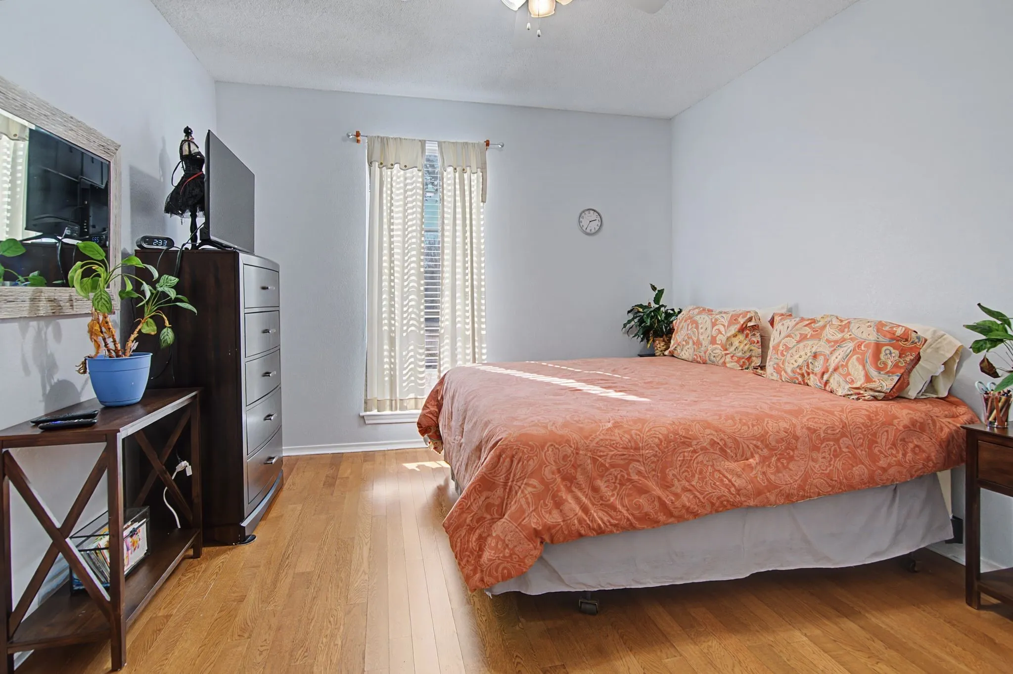 Single Family Residence For Sale in Tarrant County , 6400 Briercliff Court, Fort Worth, Texas 76132, 4 Bedroom, 3 Bathroom, 2 Garage spaces, 4,280 Sqft, built in 2000, Preowned, mls#21174396, Real Estate Agent in Fort Worth, Homes For Sale in Tarrant county, Homes For Sale in Fort Worth, Realtor in Fort Worth Texas, Real Estate Brokerage Independent Realty Texas, Luminita Cordes Realtor
