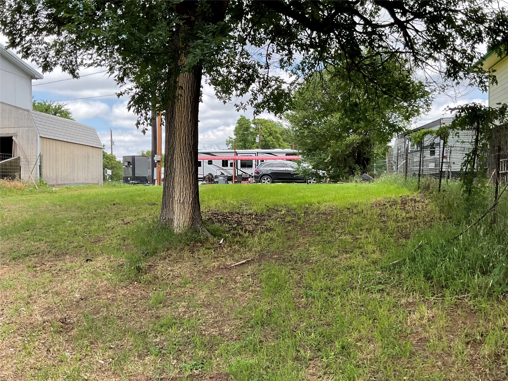 Unimproved Land For Sale in Parker County , TBD Chavez Trail, Weatherford, Texas 76087, 0, 0, Garage spaces, 0 Sqft, built in 0, Price $60,000, mls#21177182, Real Estate Agent in Weatherford, Homes For Sale in Parker county, Homes For Sale in Weatherford, Realtor in Weatherford Texas, Real Estate Brokerage Independent Realty Texas, Luminita Cordes Realtor