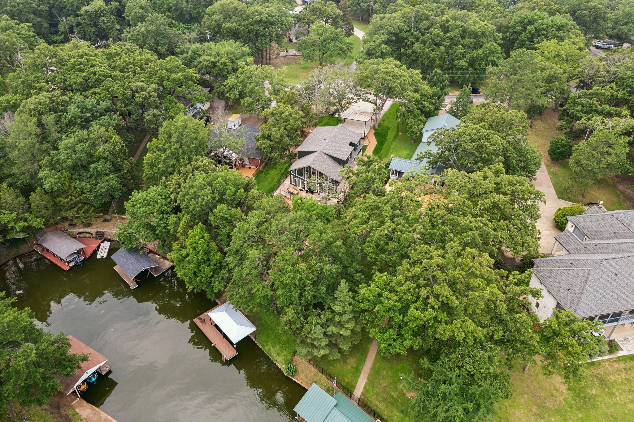 Single Family Residence For Sale in Henderson County , 5336 Point La Vista Road, Malakoff, Texas 75148, 4 Bedroom, 4 Bathroom, Garage spaces, 2,568 Sqft, built in 2024, Price $799,000, mls#21177256, Real Estate Agent in Malakoff, Homes For Sale in Henderson county, Homes For Sale in Malakoff, Realtor in Malakoff Texas, Real Estate Brokerage Independent Realty Texas, Luminita Cordes Realtor
