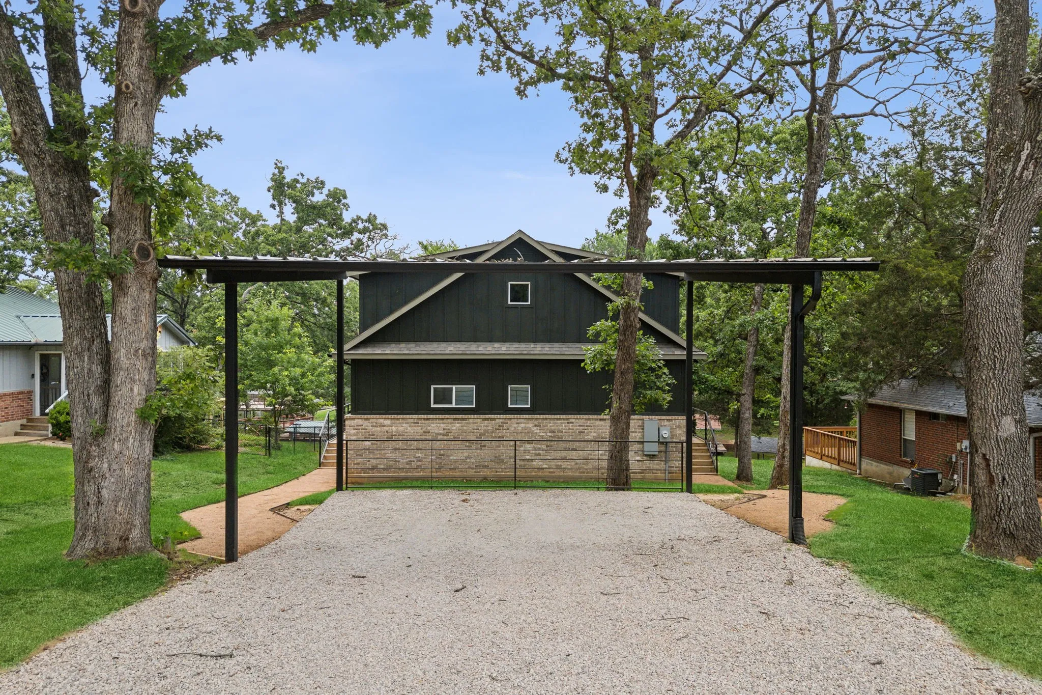 Single Family Residence For Sale in Henderson County , 5336 Point La Vista Road, Malakoff, Texas 75148, 4 Bedroom, 4 Bathroom, Garage spaces, 2,568 Sqft, built in 2024, Price $799,000, mls#21177256, Real Estate Agent in Malakoff, Homes For Sale in Henderson county, Homes For Sale in Malakoff, Realtor in Malakoff Texas, Real Estate Brokerage Independent Realty Texas, Luminita Cordes Realtor