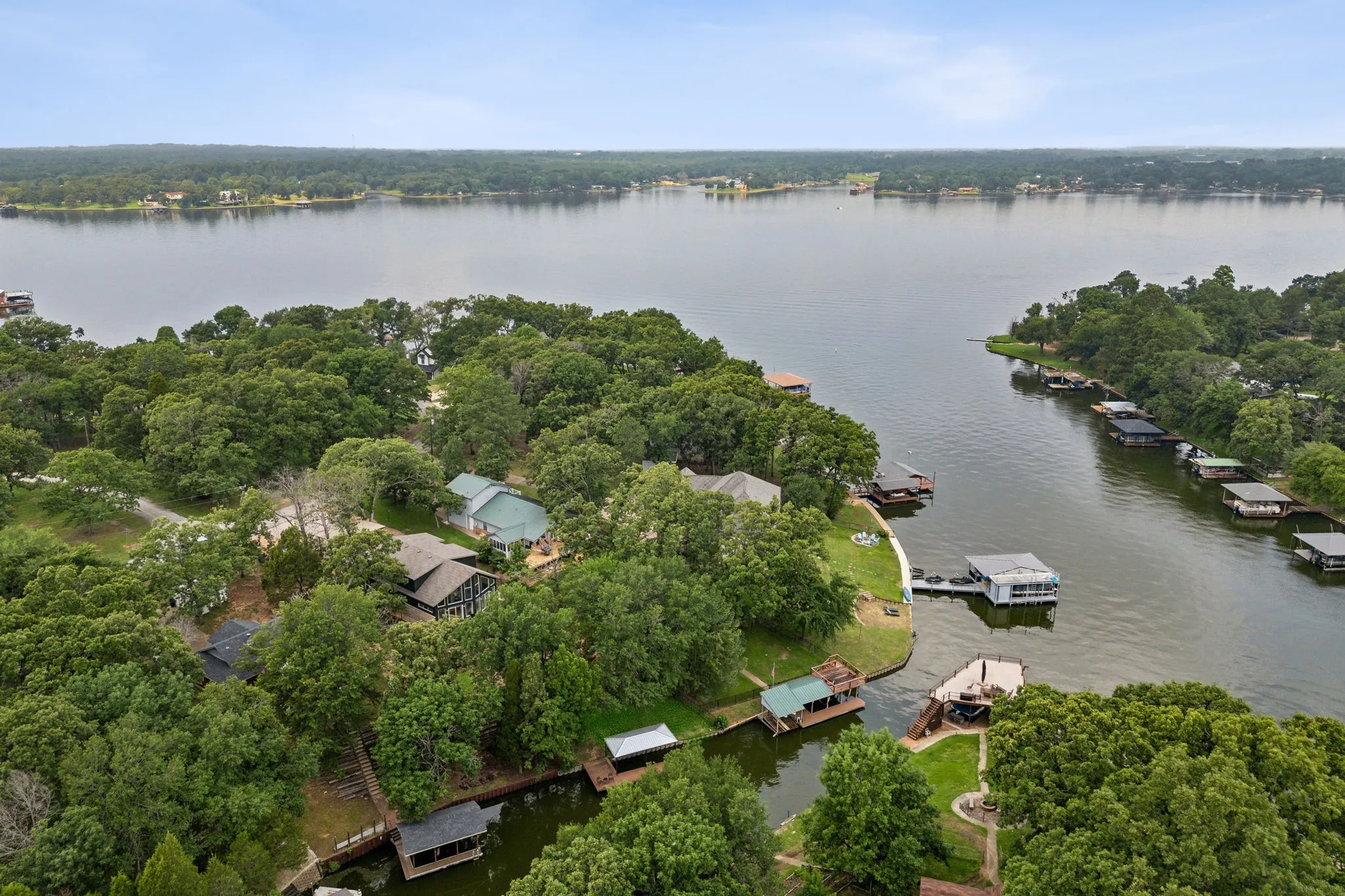 Single Family Residence For Sale in Henderson County , 5336 Point La Vista Road, Malakoff, Texas 75148, 4 Bedroom, 4 Bathroom, Garage spaces, 2,568 Sqft, built in 2024, Price $799,000, mls#21177256, Real Estate Agent in Malakoff, Homes For Sale in Henderson county, Homes For Sale in Malakoff, Realtor in Malakoff Texas, Real Estate Brokerage Independent Realty Texas, Luminita Cordes Realtor