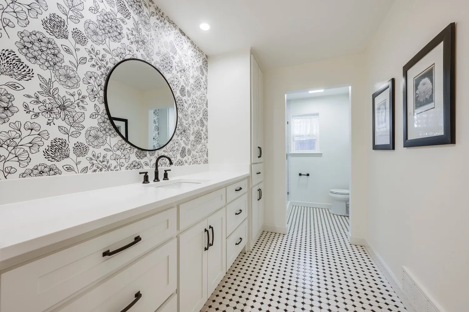 Single Family Residence For Sale in Tarrant County , 501 N Havenwood Lane, Fort Worth, Texas 76112, 5 Bedrooms, 4 Bathrooms, 3 Garage spaces, 4,418 Sqft, built in 1972, Preowned, Price $765,000, mls#21174641, Real Estate Agent in Fort Worth, Homes For Sale in Tarrant county, Homes For Sale in Fort Worth, Realtor in Fort Worth Texas, Real Estate Brokerage Independent Realty Texas, Luminita Cordes Realtor