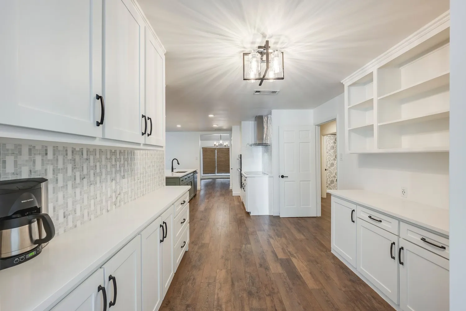 Single Family Residence For Sale in Tarrant County , 501 N Havenwood Lane, Fort Worth, Texas 76112, 5 Bedrooms, 4 Bathrooms, 3 Garage spaces, 4,418 Sqft, built in 1972, Preowned, Price $765,000, mls#21174641, Real Estate Agent in Fort Worth, Homes For Sale in Tarrant county, Homes For Sale in Fort Worth, Realtor in Fort Worth Texas, Real Estate Brokerage Independent Realty Texas, Luminita Cordes Realtor
