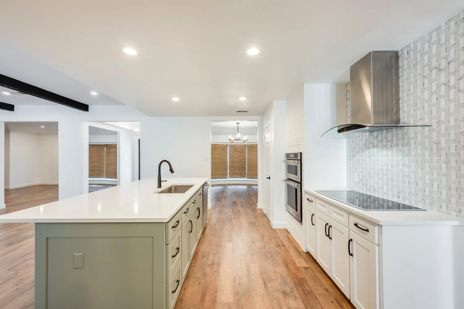 Single Family Residence For Sale in Tarrant County , 501 N Havenwood Lane, Fort Worth, Texas 76112, 5 Bedrooms, 4 Bathrooms, 3 Garage spaces, 4,418 Sqft, built in 1972, Preowned, Price $765,000, mls#21174641, Real Estate Agent in Fort Worth, Homes For Sale in Tarrant county, Homes For Sale in Fort Worth, Realtor in Fort Worth Texas, Real Estate Brokerage Independent Realty Texas, Luminita Cordes Realtor