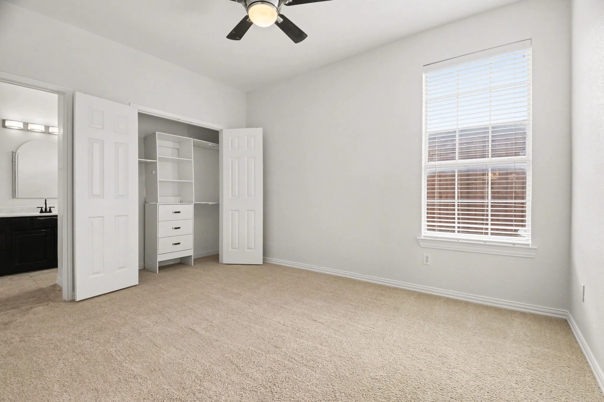 Single Family Residence For Sale in Dallas County , 7414 Larchwood Circle, Rowlett, Texas 75089, 5 Bedroom, 4 Bathroom, 2 Garage spaces, 3,335 Sqft, built in 2000, Preowned, mls#21177018, Real Estate Agent in Rowlett, Homes For Sale in Dallas county, Homes For Sale in Rowlett, Realtor in Rowlett Texas, Real Estate Brokerage Independent Realty Texas, Luminita Cordes Realtor