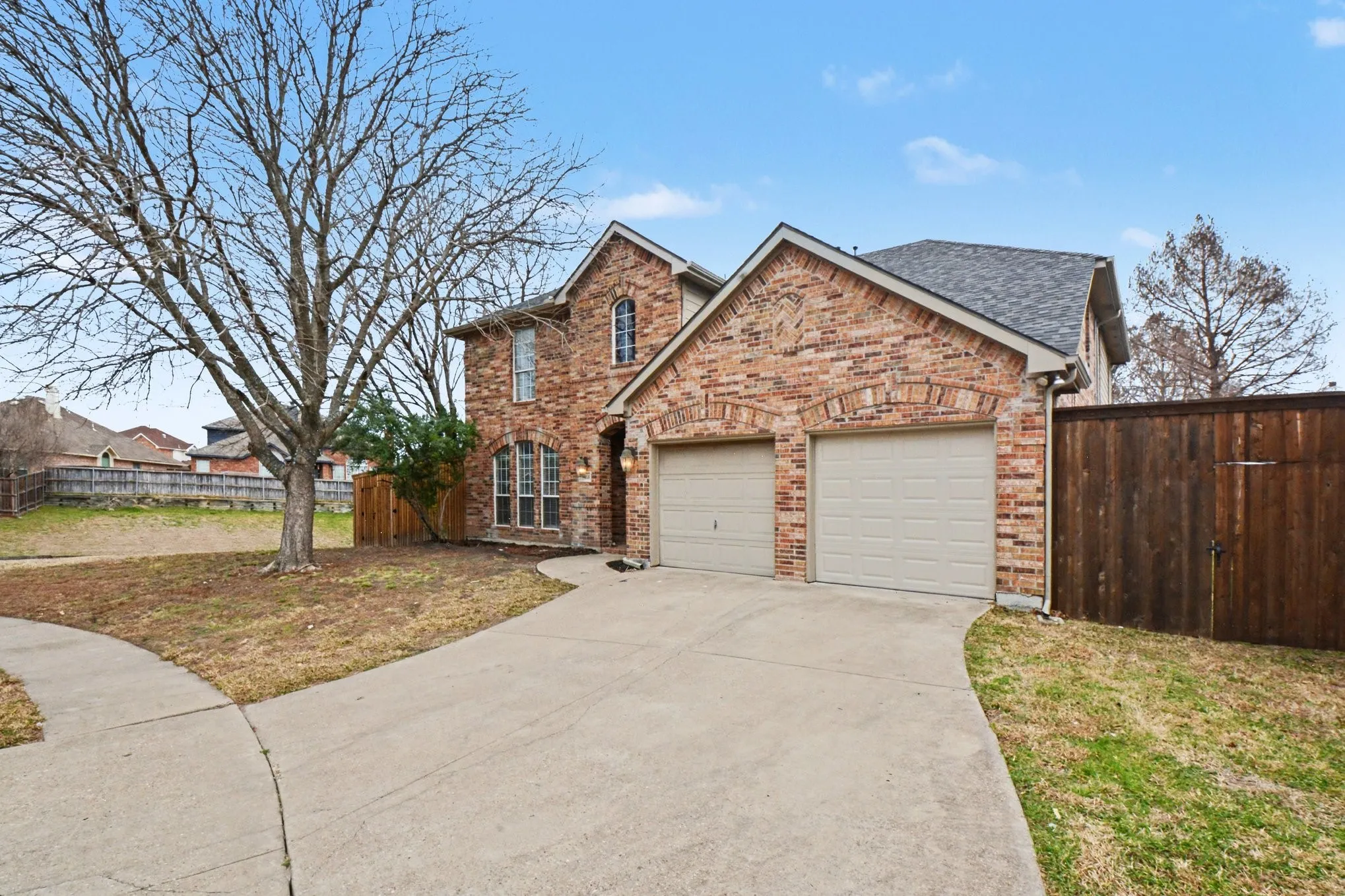 Single Family Residence For Sale in Dallas County , 7414 Larchwood Circle, Rowlett, Texas 75089, 5 Bedroom, 4 Bathroom, 2 Garage spaces, 3,335 Sqft, built in 2000, Preowned, mls#21177018, Real Estate Agent in Rowlett, Homes For Sale in Dallas county, Homes For Sale in Rowlett, Realtor in Rowlett Texas, Real Estate Brokerage Independent Realty Texas, Luminita Cordes Realtor