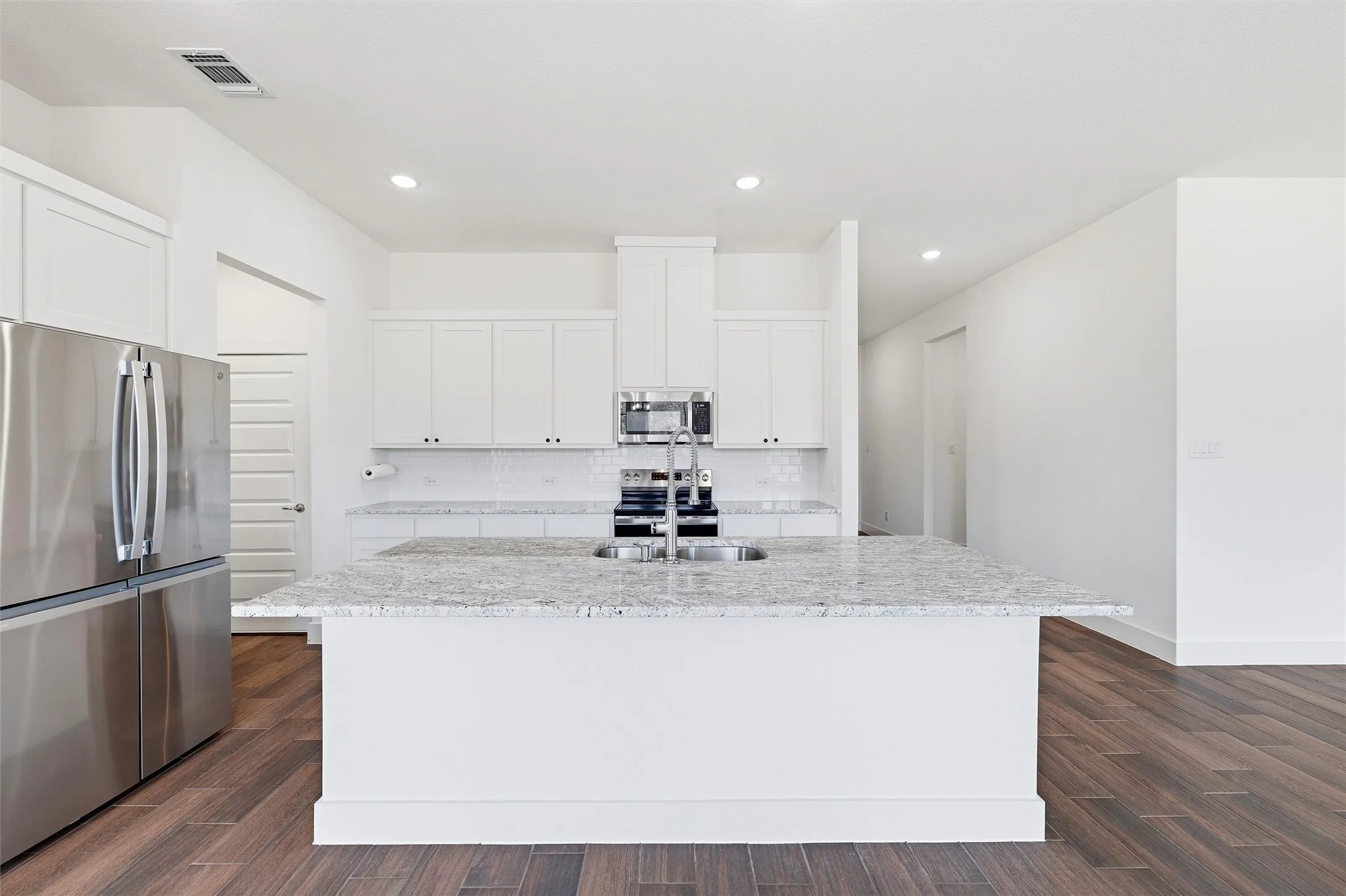 Single Family Residence For Sale in Wise County , 219 County Road 4690, Boyd, Texas 76023, 4 Bedroom, 3 Bathroom, 2 Garage spaces, 2,180 Sqft, built in 2024, Preowned, mls#21175759, Real Estate Agent in Boyd, Homes For Sale in Wise county, Homes For Sale in Boyd, Realtor in Boyd Texas, Real Estate Brokerage Independent Realty Texas, Luminita Cordes Realtor
