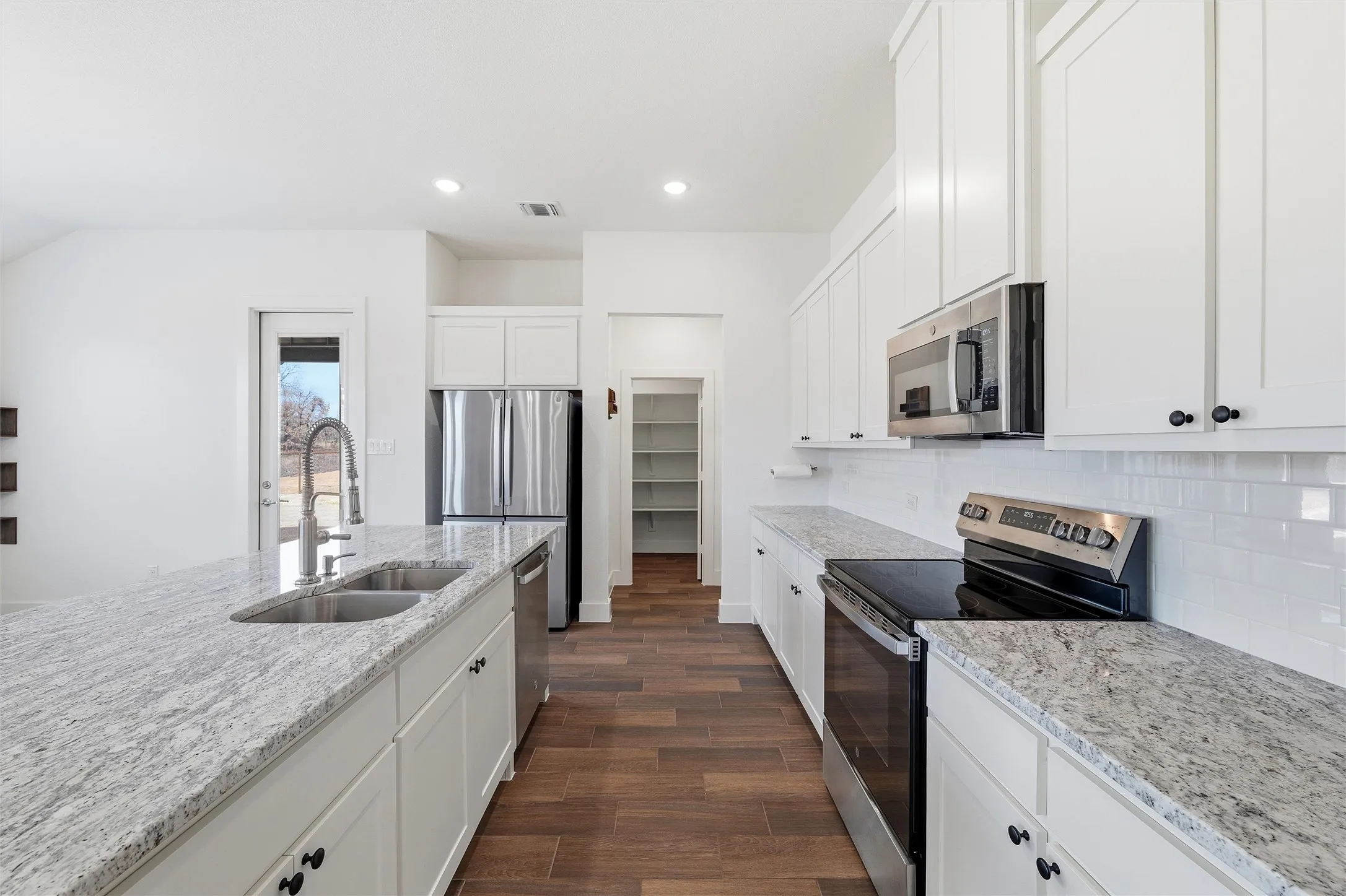 Single Family Residence For Sale in Wise County , 219 County Road 4690, Boyd, Texas 76023, 4 Bedroom, 3 Bathroom, 2 Garage spaces, 2,180 Sqft, built in 2024, Preowned, mls#21175759, Real Estate Agent in Boyd, Homes For Sale in Wise county, Homes For Sale in Boyd, Realtor in Boyd Texas, Real Estate Brokerage Independent Realty Texas, Luminita Cordes Realtor