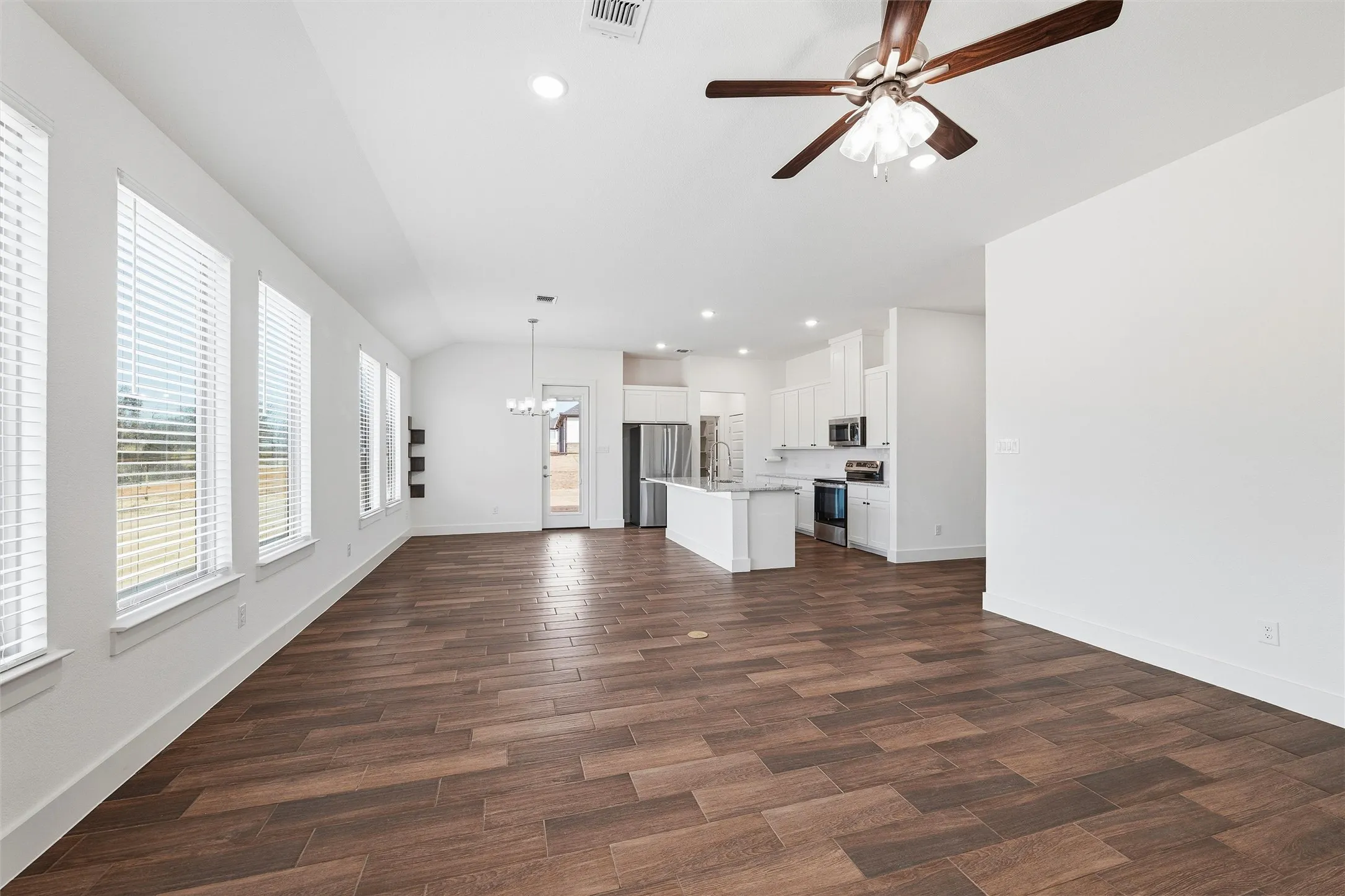 Single Family Residence For Sale in Wise County , 219 County Road 4690, Boyd, Texas 76023, 4 Bedroom, 3 Bathroom, 2 Garage spaces, 2,180 Sqft, built in 2024, Preowned, mls#21175759, Real Estate Agent in Boyd, Homes For Sale in Wise county, Homes For Sale in Boyd, Realtor in Boyd Texas, Real Estate Brokerage Independent Realty Texas, Luminita Cordes Realtor