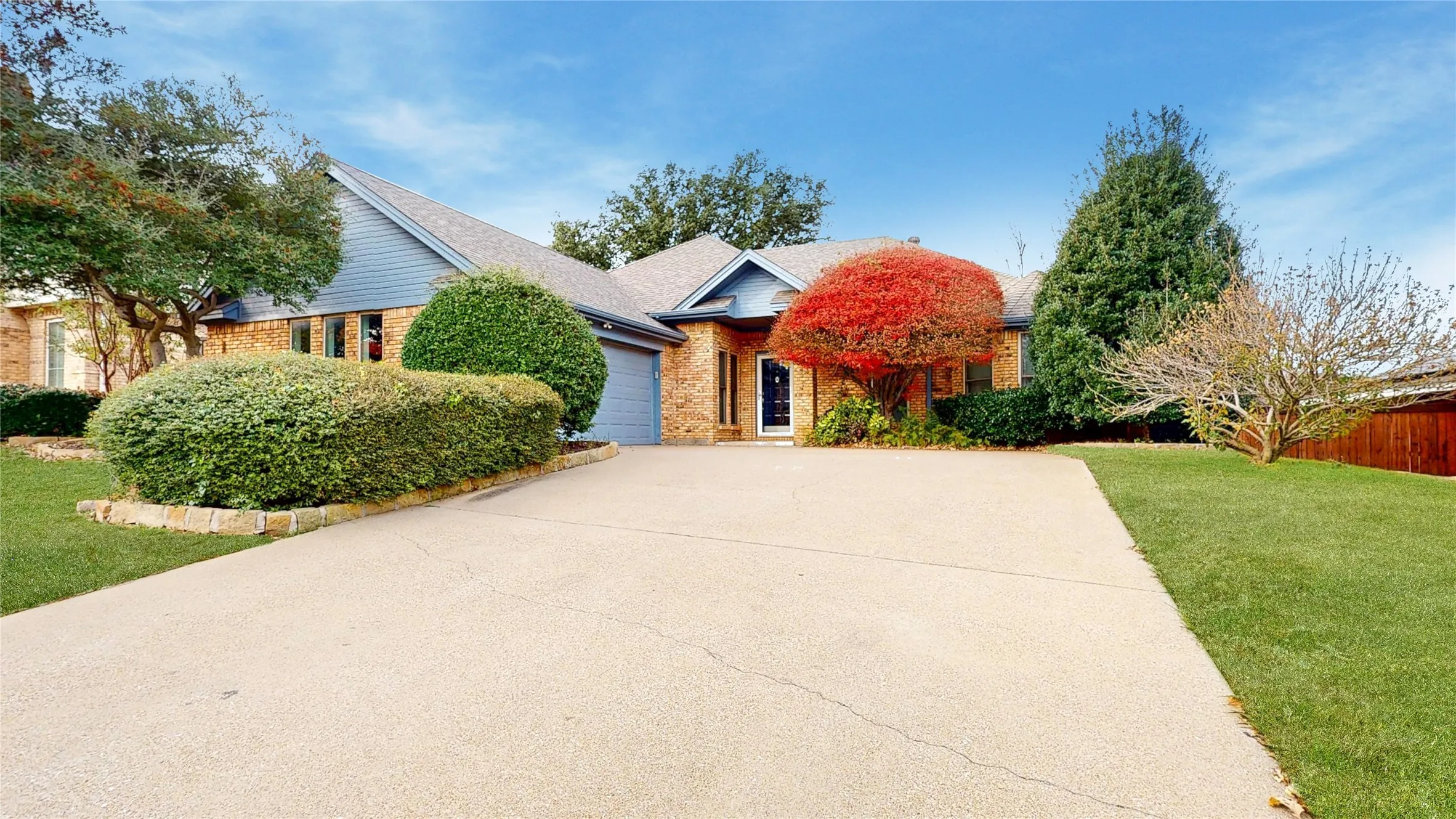 Single Family Residence For Rent in Tarrant County , 3713 Teal Lane, Bedford, Texas 76021, 4 Bedroom, 4 Bathroom, 2 Garage spaces, 2,666 Sqft, built in 1987, Preowned, mls#21177334, Real Estate Agent in Bedford, Homes For Rent in Tarrant county, Homes For Rent in Bedford, Realtor in Bedford Texas, Real Estate Brokerage Independent Realty Texas, Luminita Cordes Realtor