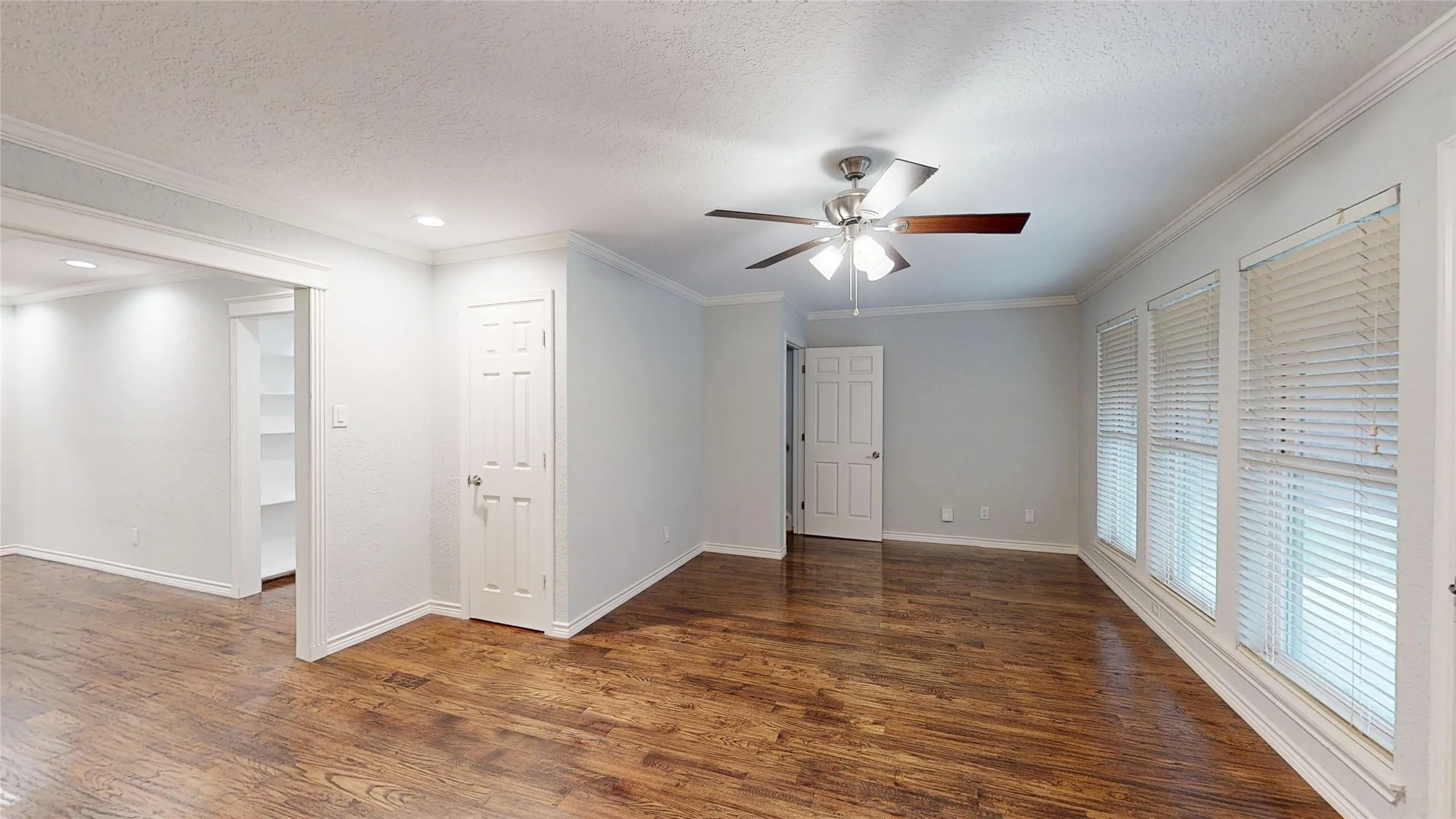 Single Family Residence For Rent in Tarrant County , 3713 Teal Lane, Bedford, Texas 76021, 4 Bedroom, 4 Bathroom, 2 Garage spaces, 2,666 Sqft, built in 1987, Preowned, mls#21177334, Real Estate Agent in Bedford, Homes For Rent in Tarrant county, Homes For Rent in Bedford, Realtor in Bedford Texas, Real Estate Brokerage Independent Realty Texas, Luminita Cordes Realtor