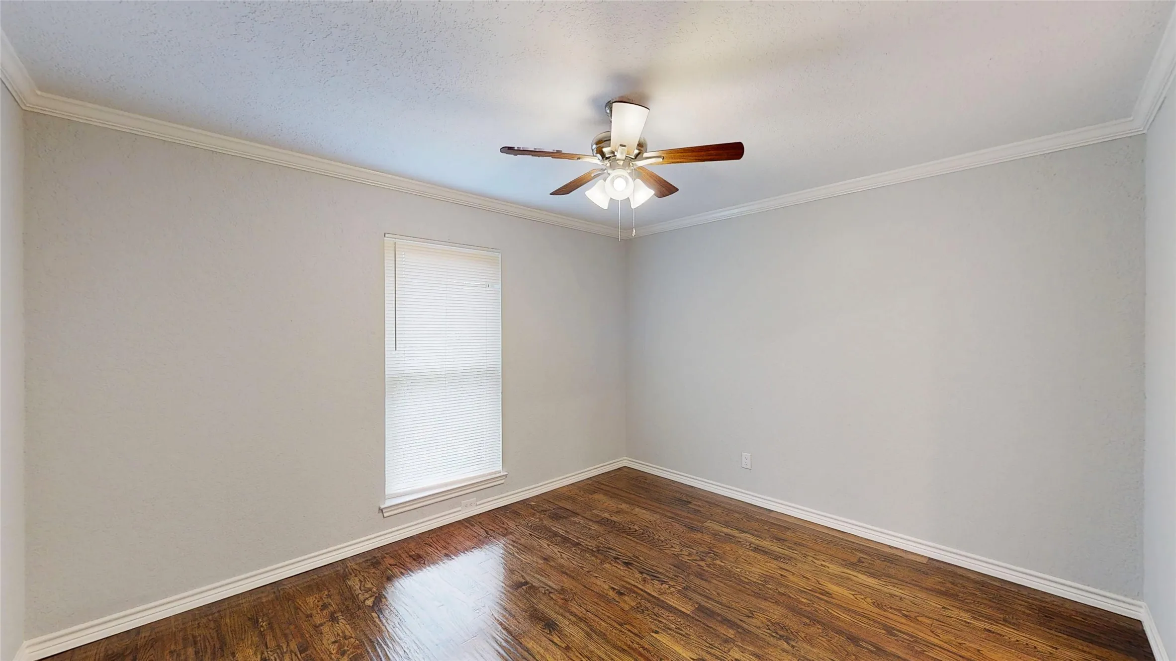 Single Family Residence For Rent in Tarrant County , 3713 Teal Lane, Bedford, Texas 76021, 4 Bedroom, 4 Bathroom, 2 Garage spaces, 2,666 Sqft, built in 1987, Preowned, mls#21177334, Real Estate Agent in Bedford, Homes For Rent in Tarrant county, Homes For Rent in Bedford, Realtor in Bedford Texas, Real Estate Brokerage Independent Realty Texas, Luminita Cordes Realtor