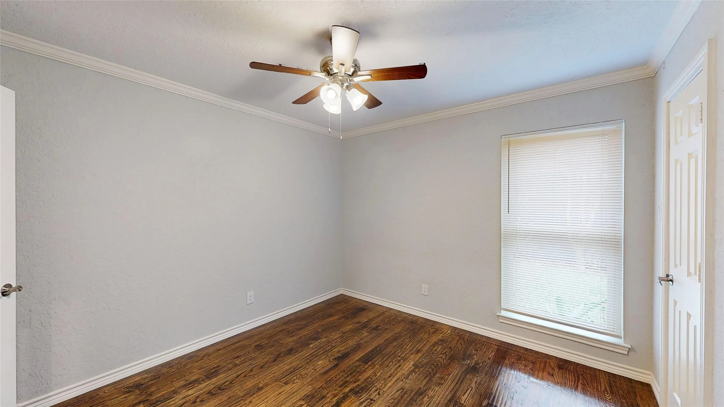 Single Family Residence For Rent in Tarrant County , 3713 Teal Lane, Bedford, Texas 76021, 4 Bedroom, 4 Bathroom, 2 Garage spaces, 2,666 Sqft, built in 1987, Preowned, mls#21177334, Real Estate Agent in Bedford, Homes For Rent in Tarrant county, Homes For Rent in Bedford, Realtor in Bedford Texas, Real Estate Brokerage Independent Realty Texas, Luminita Cordes Realtor