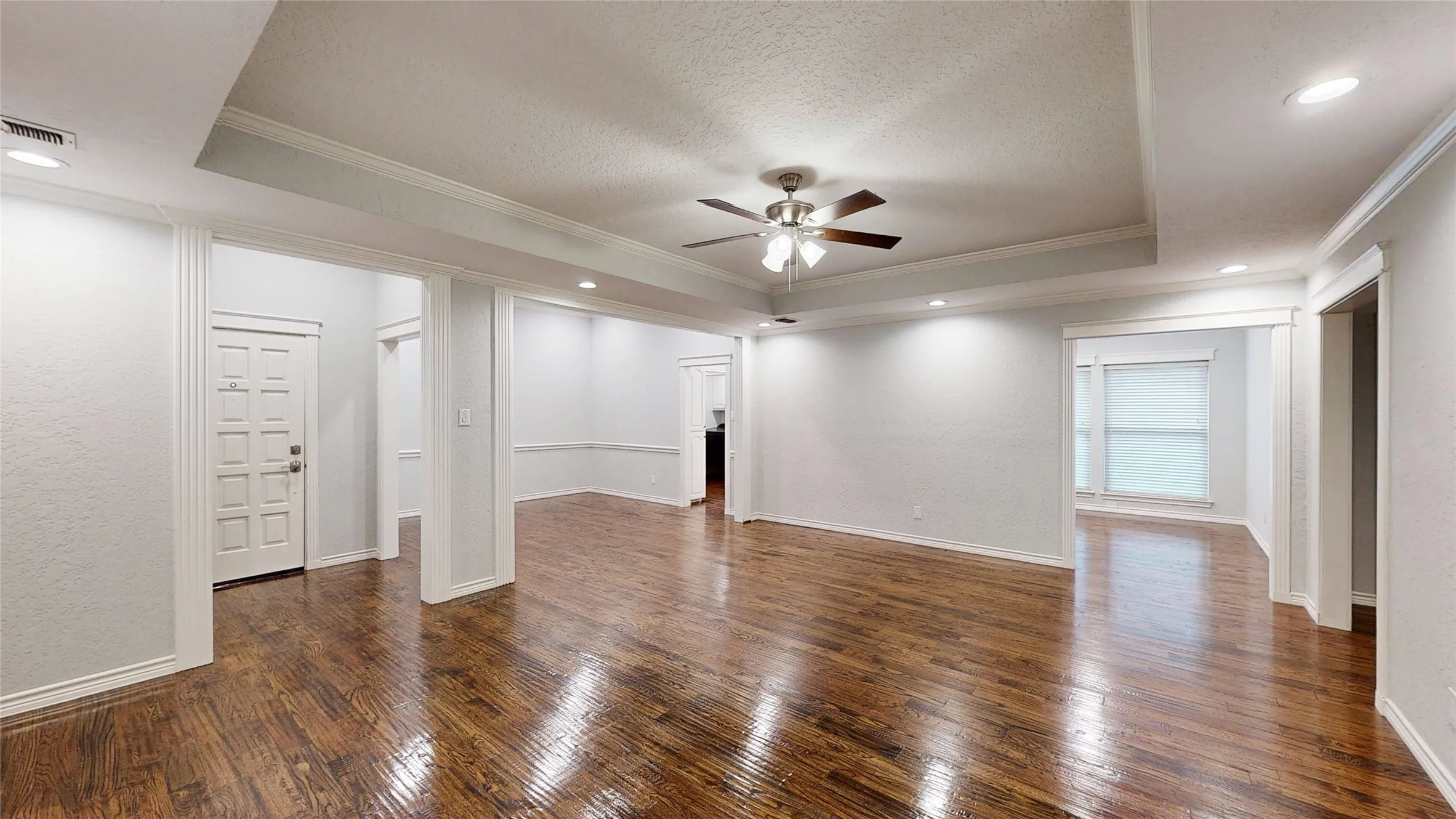 Single Family Residence For Rent in Tarrant County , 3713 Teal Lane, Bedford, Texas 76021, 4 Bedroom, 4 Bathroom, 2 Garage spaces, 2,666 Sqft, built in 1987, Preowned, mls#21177334, Real Estate Agent in Bedford, Homes For Rent in Tarrant county, Homes For Rent in Bedford, Realtor in Bedford Texas, Real Estate Brokerage Independent Realty Texas, Luminita Cordes Realtor