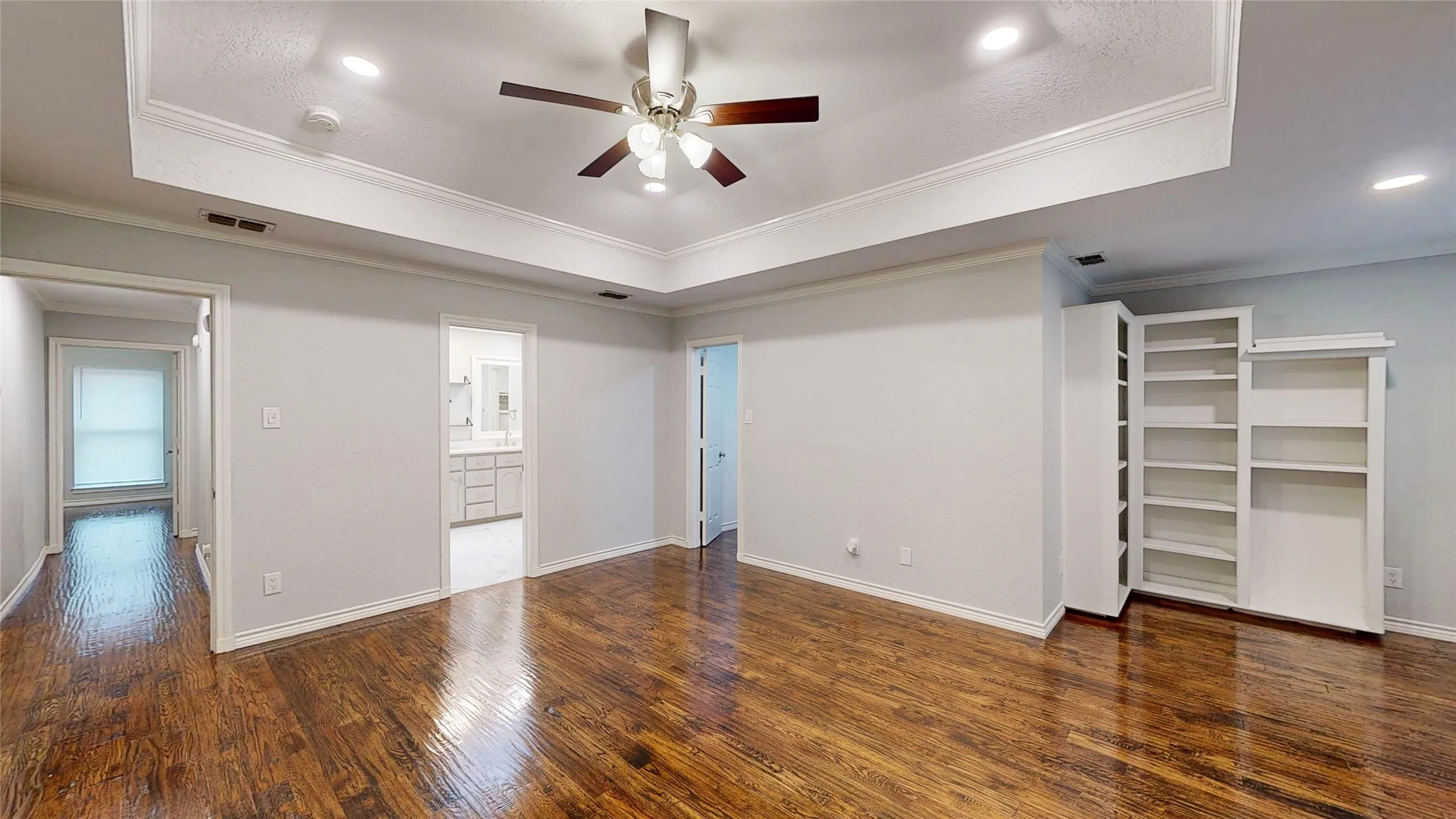 Single Family Residence For Rent in Tarrant County , 3713 Teal Lane, Bedford, Texas 76021, 4 Bedroom, 4 Bathroom, 2 Garage spaces, 2,666 Sqft, built in 1987, Preowned, mls#21177334, Real Estate Agent in Bedford, Homes For Rent in Tarrant county, Homes For Rent in Bedford, Realtor in Bedford Texas, Real Estate Brokerage Independent Realty Texas, Luminita Cordes Realtor