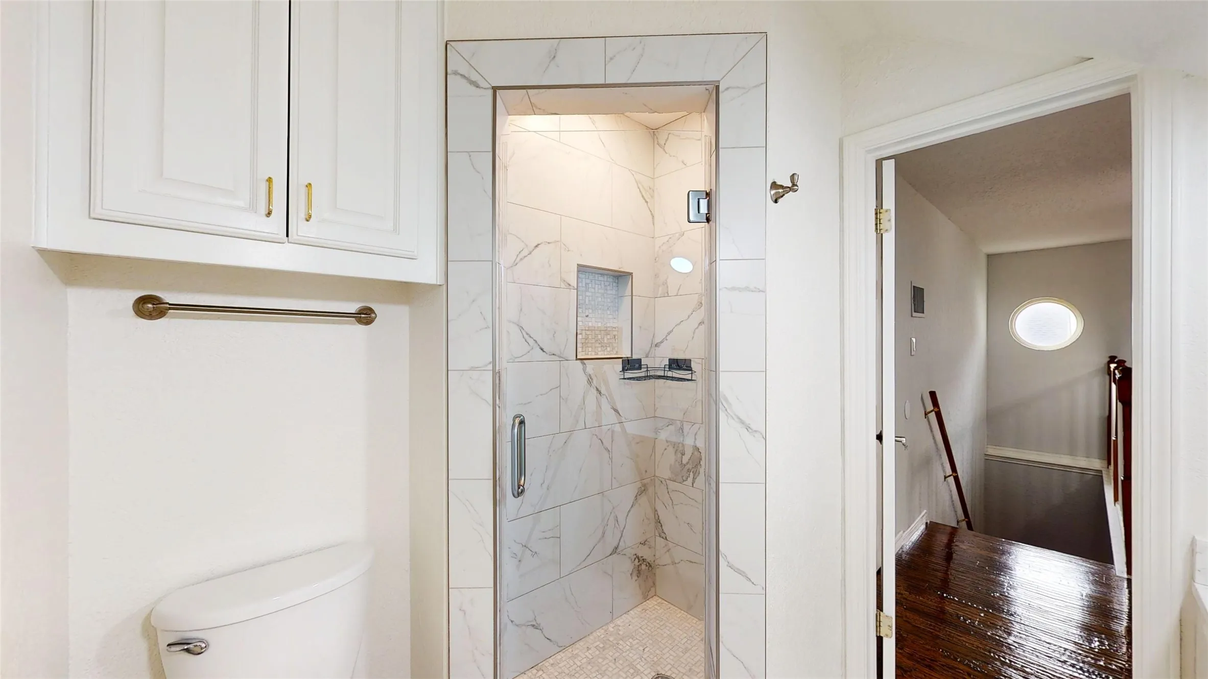 Single Family Residence For Rent in Tarrant County , 3713 Teal Lane, Bedford, Texas 76021, 4 Bedroom, 4 Bathroom, 2 Garage spaces, 2,666 Sqft, built in 1987, Preowned, mls#21177334, Real Estate Agent in Bedford, Homes For Rent in Tarrant county, Homes For Rent in Bedford, Realtor in Bedford Texas, Real Estate Brokerage Independent Realty Texas, Luminita Cordes Realtor