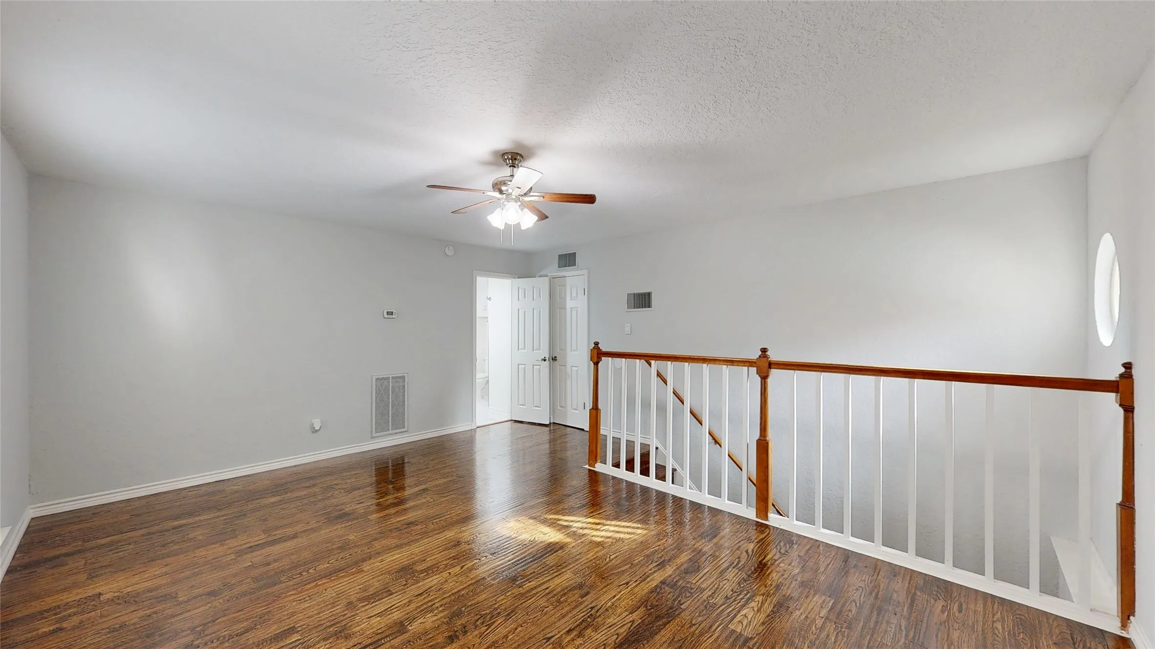 Single Family Residence For Rent in Tarrant County , 3713 Teal Lane, Bedford, Texas 76021, 4 Bedroom, 4 Bathroom, 2 Garage spaces, 2,666 Sqft, built in 1987, Preowned, mls#21177334, Real Estate Agent in Bedford, Homes For Rent in Tarrant county, Homes For Rent in Bedford, Realtor in Bedford Texas, Real Estate Brokerage Independent Realty Texas, Luminita Cordes Realtor
