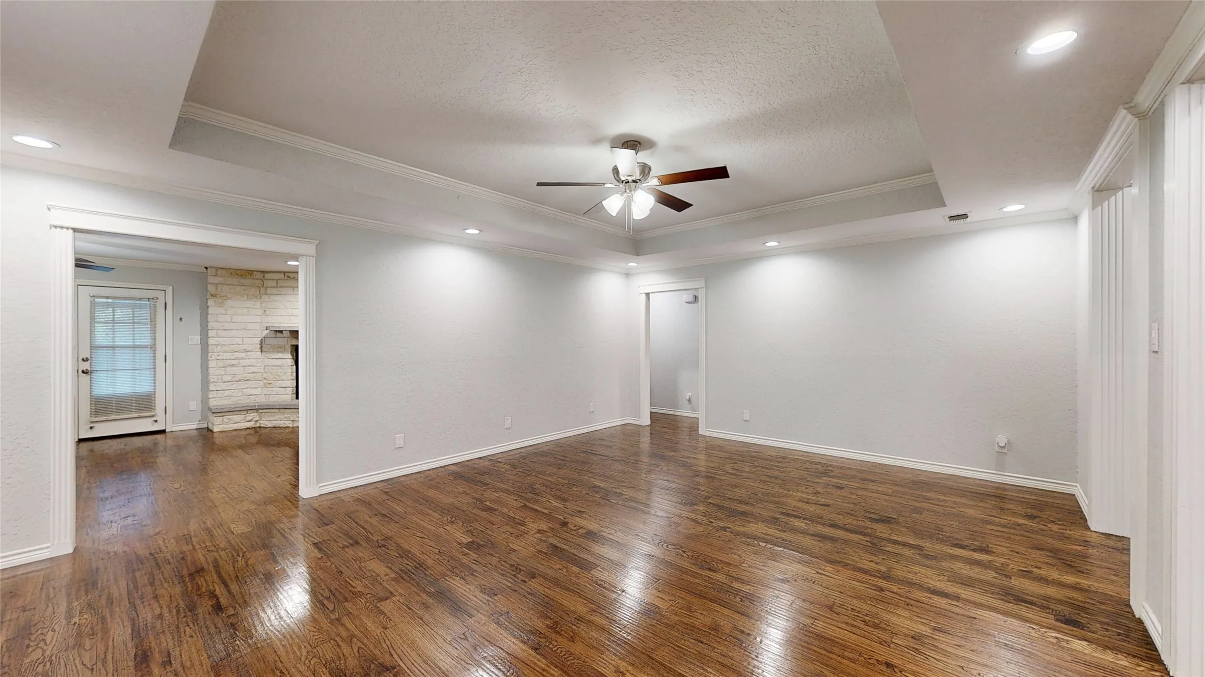 Single Family Residence For Rent in Tarrant County , 3713 Teal Lane, Bedford, Texas 76021, 4 Bedroom, 4 Bathroom, 2 Garage spaces, 2,666 Sqft, built in 1987, Preowned, mls#21177334, Real Estate Agent in Bedford, Homes For Rent in Tarrant county, Homes For Rent in Bedford, Realtor in Bedford Texas, Real Estate Brokerage Independent Realty Texas, Luminita Cordes Realtor