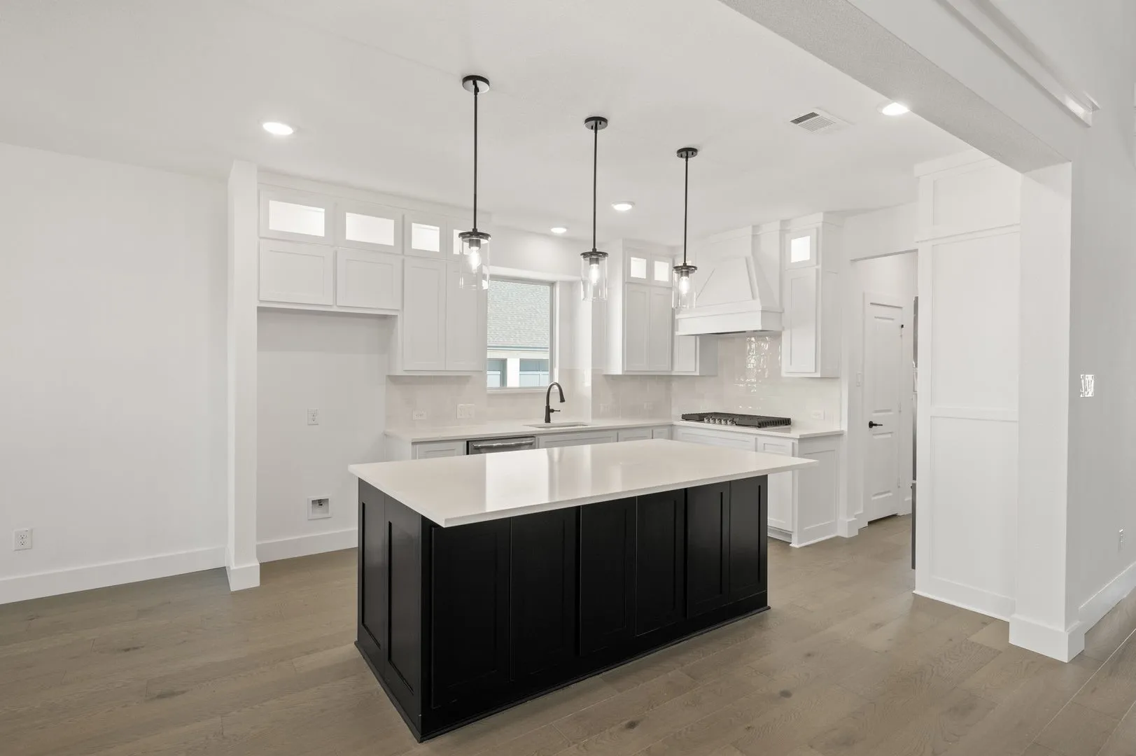 Single Family Residence For Sale in Ellis County , 1813 Briarwood Way, Midlothian, Texas 76065, 5 Bedroom, 4 Bathroom, 3 Garage spaces, 3,380 Sqft, built in 2025, New Construction - Complete, mls#21177475, Real Estate Agent in Midlothian, Homes For Sale in Ellis county, Homes For Sale in Midlothian, Realtor in Midlothian Texas, Real Estate Brokerage Independent Realty Texas, Luminita Cordes Realtor