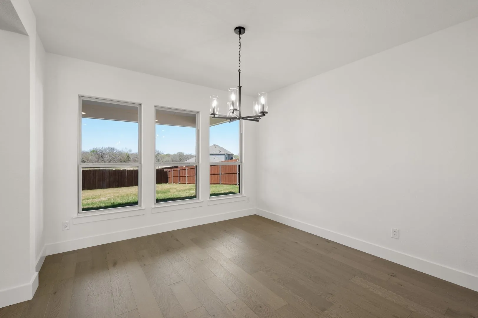 Single Family Residence For Sale in Ellis County , 1813 Briarwood Way, Midlothian, Texas 76065, 5 Bedroom, 4 Bathroom, 3 Garage spaces, 3,380 Sqft, built in 2025, New Construction - Complete, mls#21177475, Real Estate Agent in Midlothian, Homes For Sale in Ellis county, Homes For Sale in Midlothian, Realtor in Midlothian Texas, Real Estate Brokerage Independent Realty Texas, Luminita Cordes Realtor