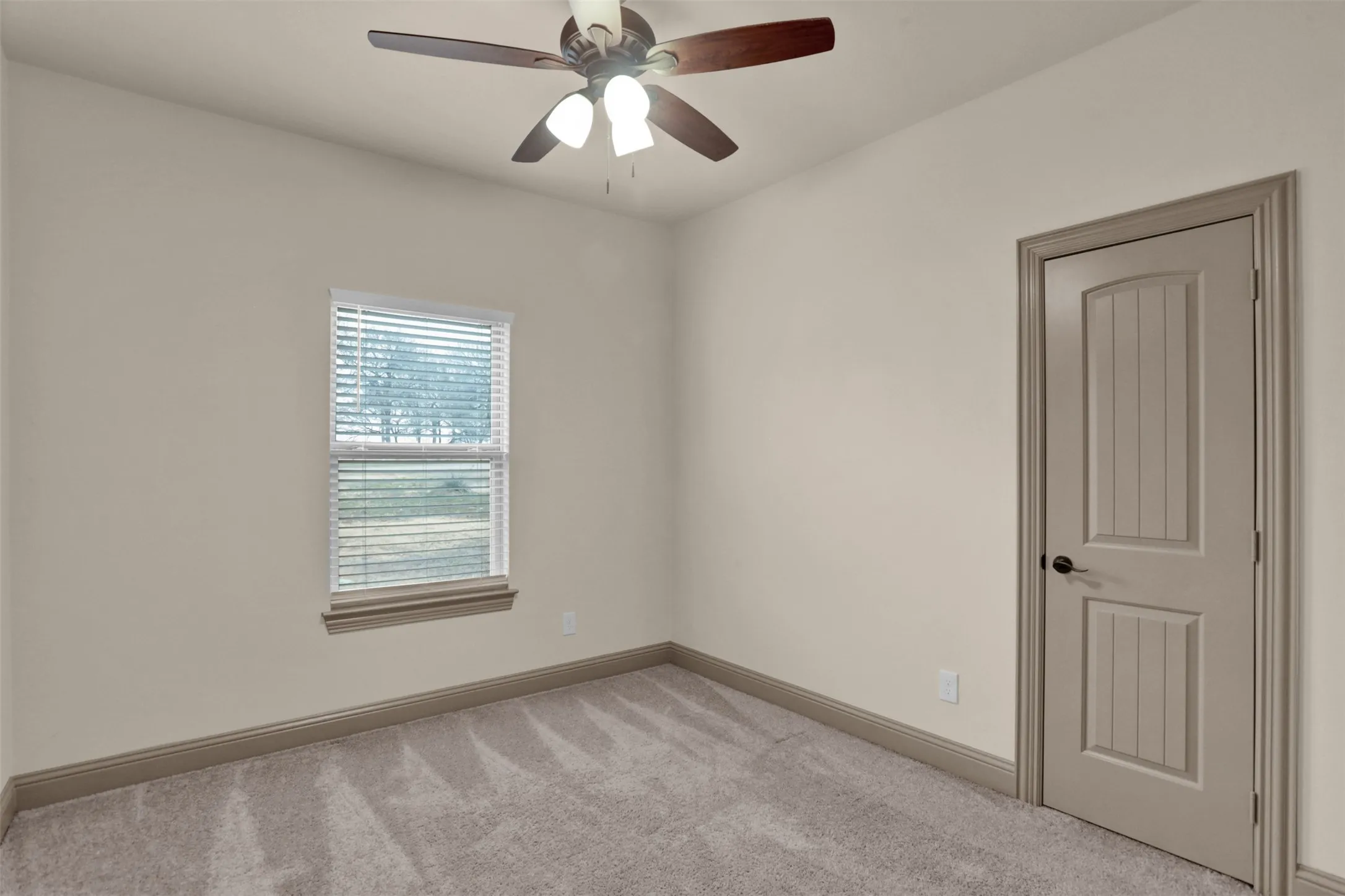 Single Family Residence For Sale in Fannin County , 231 Orduna Street, Trenton, Texas 75490, 5 Bedroom, 3 Bathroom, 2 Garage spaces, 1,981 Sqft, built in 2020, Preowned, mls#21176723, Real Estate Agent in Trenton, Homes For Sale in Fannin county, Homes For Sale in Trenton, Realtor in Trenton Texas, Real Estate Brokerage Independent Realty Texas, Luminita Cordes Realtor
