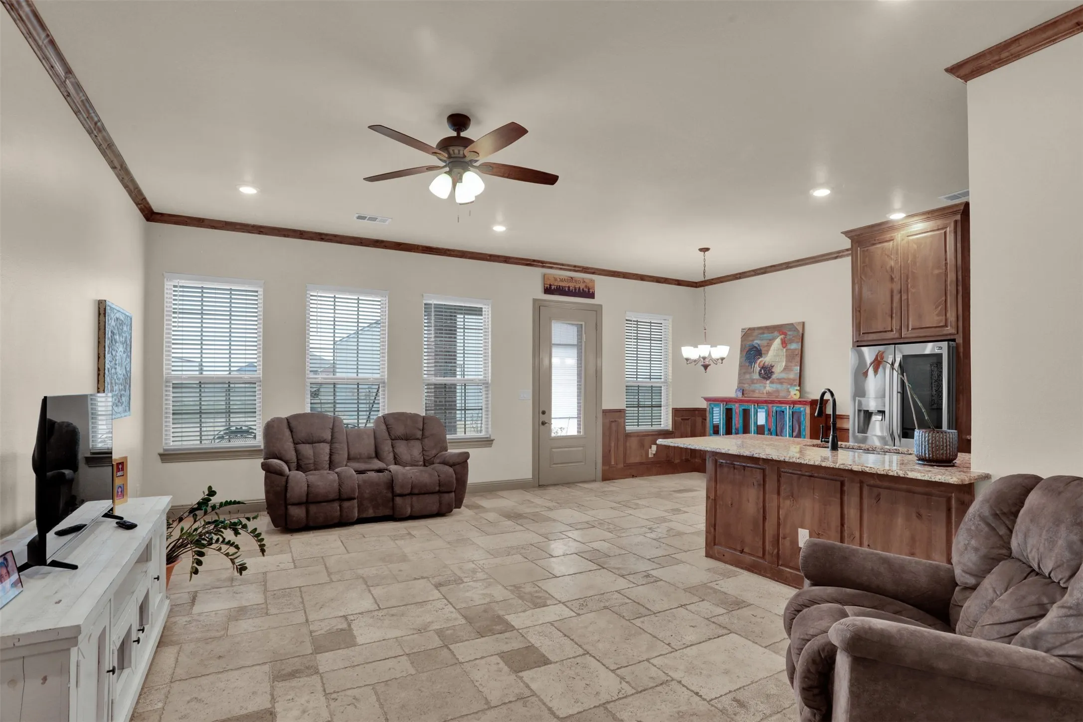Single Family Residence For Sale in Fannin County , 231 Orduna Street, Trenton, Texas 75490, 5 Bedroom, 3 Bathroom, 2 Garage spaces, 1,981 Sqft, built in 2020, Preowned, mls#21176723, Real Estate Agent in Trenton, Homes For Sale in Fannin county, Homes For Sale in Trenton, Realtor in Trenton Texas, Real Estate Brokerage Independent Realty Texas, Luminita Cordes Realtor
