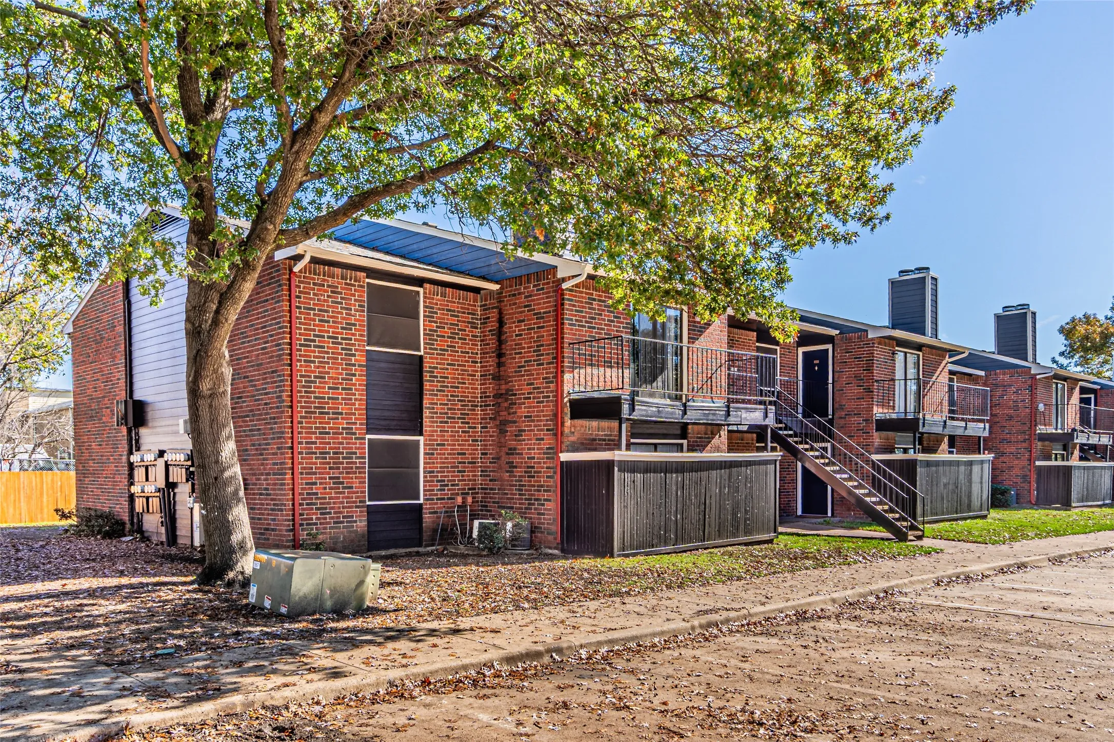 Apartment For Rent in Dallas County , 300 W Wintergreen Road 730ABP, De Soto, Texas 75115, 1 Bedroom, 1 Bathroom, Garage spaces, 642 Sqft, built in 1985, Price $1,020, mls#21177605, Real Estate Agent in De Soto, Homes For Rent in Dallas county, Homes For Rent in De Soto, Realtor in De Soto Texas, Real Estate Brokerage Independent Realty Texas, Luminita Cordes Realtor