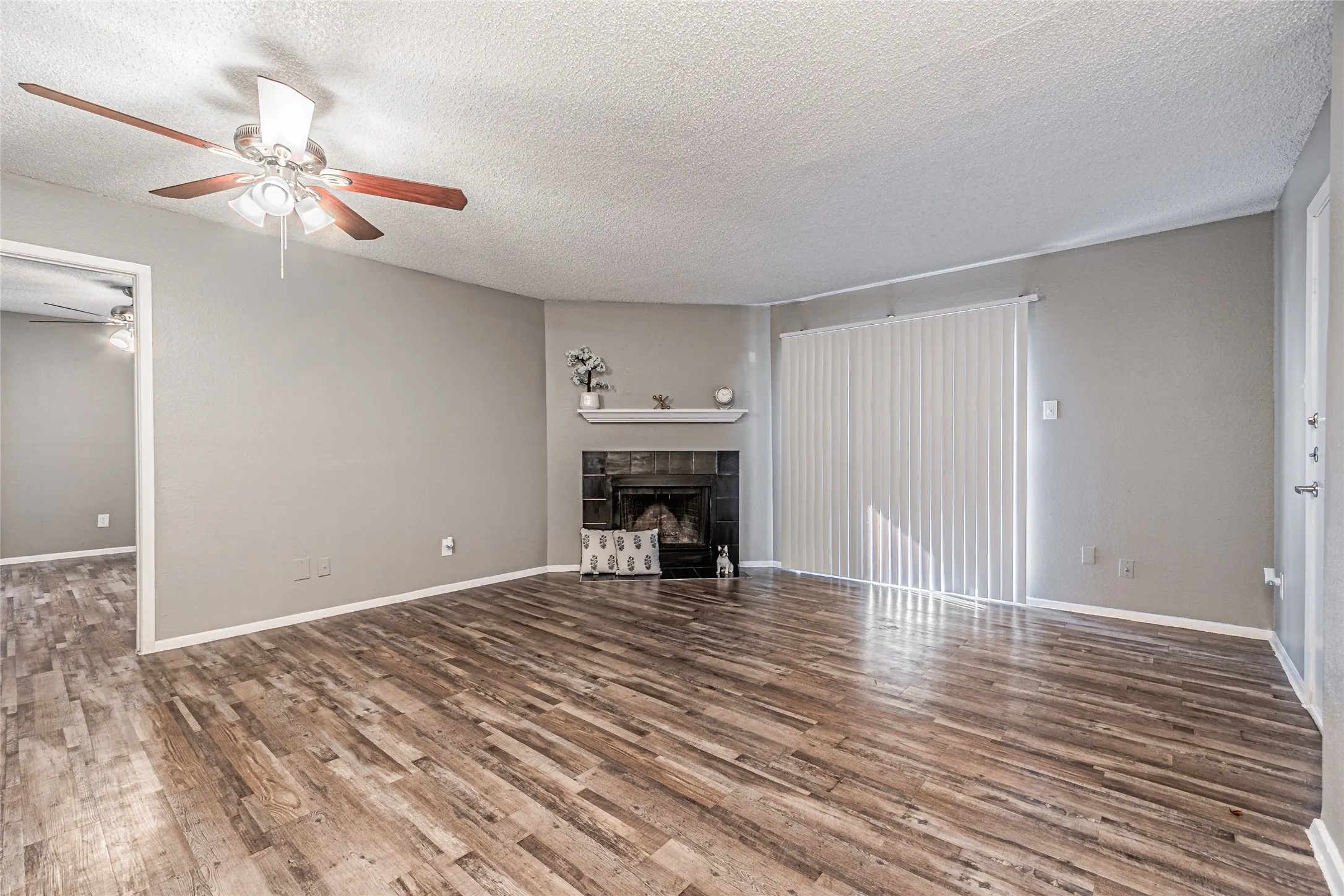 Apartment For Rent in Dallas County , 300 W Wintergreen Road 730ABP, De Soto, Texas 75115, 1 Bedroom, 1 Bathroom, Garage spaces, 642 Sqft, built in 1985, Price $1,020, mls#21177605, Real Estate Agent in De Soto, Homes For Rent in Dallas county, Homes For Rent in De Soto, Realtor in De Soto Texas, Real Estate Brokerage Independent Realty Texas, Luminita Cordes Realtor