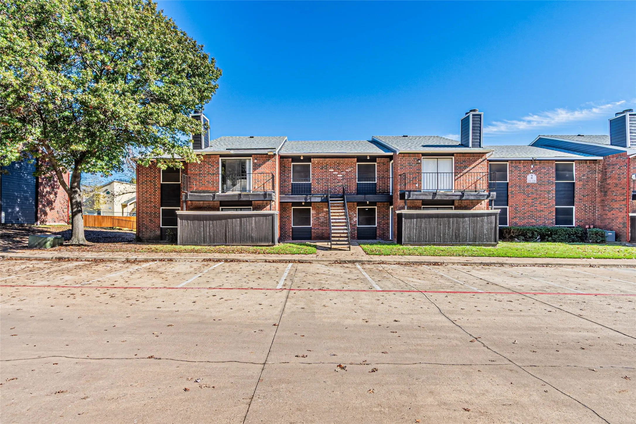 Apartment For Rent in Dallas County , 300 W Wintergreen Road 730ABP, De Soto, Texas 75115, 1 Bedroom, 1 Bathroom, Garage spaces, 642 Sqft, built in 1985, Price $1,020, mls#21177605, Real Estate Agent in De Soto, Homes For Rent in Dallas county, Homes For Rent in De Soto, Realtor in De Soto Texas, Real Estate Brokerage Independent Realty Texas, Luminita Cordes Realtor