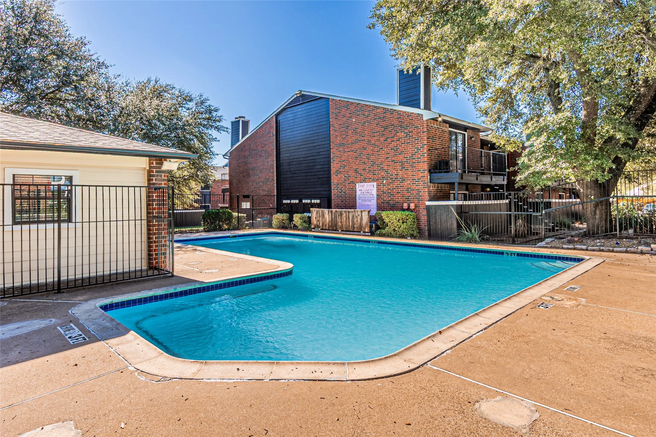 Apartment For Rent in Dallas County , 300 W Wintergreen Road 730ABP, De Soto, Texas 75115, 1 Bedroom, 1 Bathroom, Garage spaces, 642 Sqft, built in 1985, Price $1,020, mls#21177605, Real Estate Agent in De Soto, Homes For Rent in Dallas county, Homes For Rent in De Soto, Realtor in De Soto Texas, Real Estate Brokerage Independent Realty Texas, Luminita Cordes Realtor