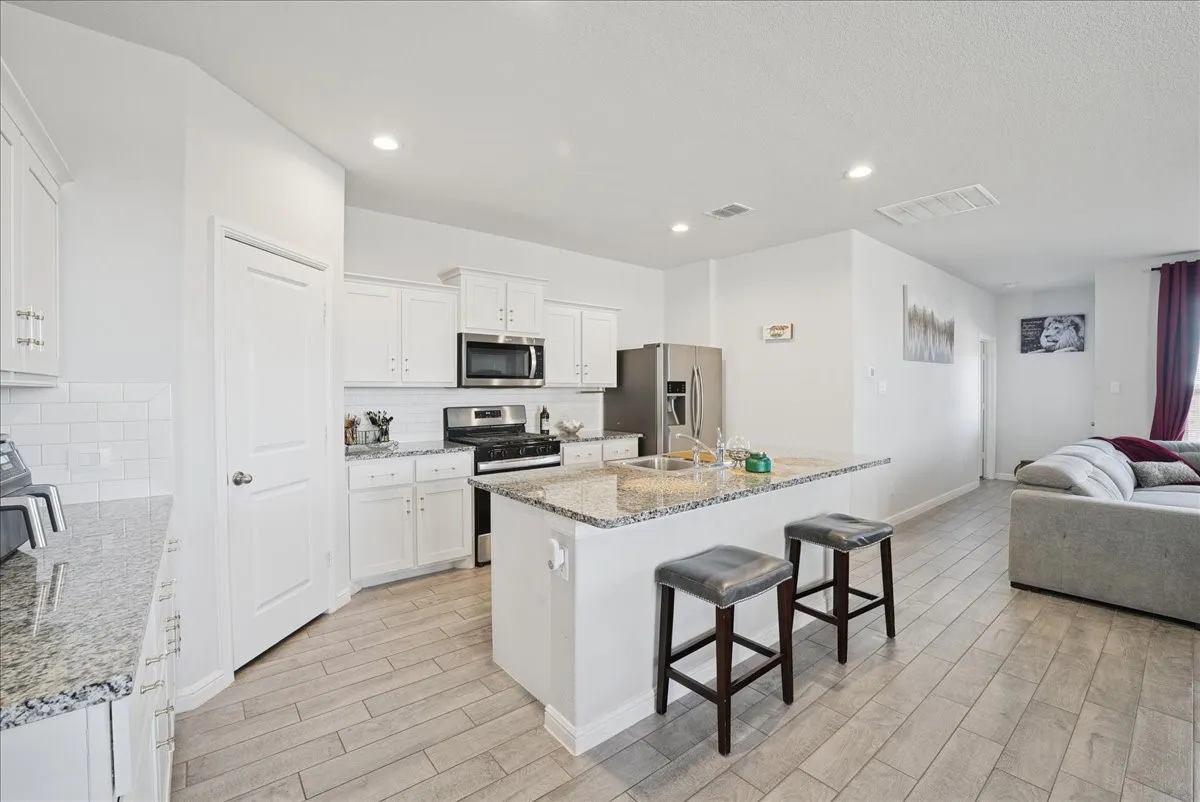 Single Family Residence For Sale in Wise County , 105 Driftoak Drive, Boyd, Texas 76023, 5 Bedroom, 2 Bathroom, 2 Garage spaces, 2,133 Sqft, built in 2023, mls#21175012, Real Estate Agent in Boyd, Homes For Sale in Wise county, Homes For Sale in Boyd, Realtor in Boyd Texas, Real Estate Brokerage Independent Realty Texas, Luminita Cordes Realtor