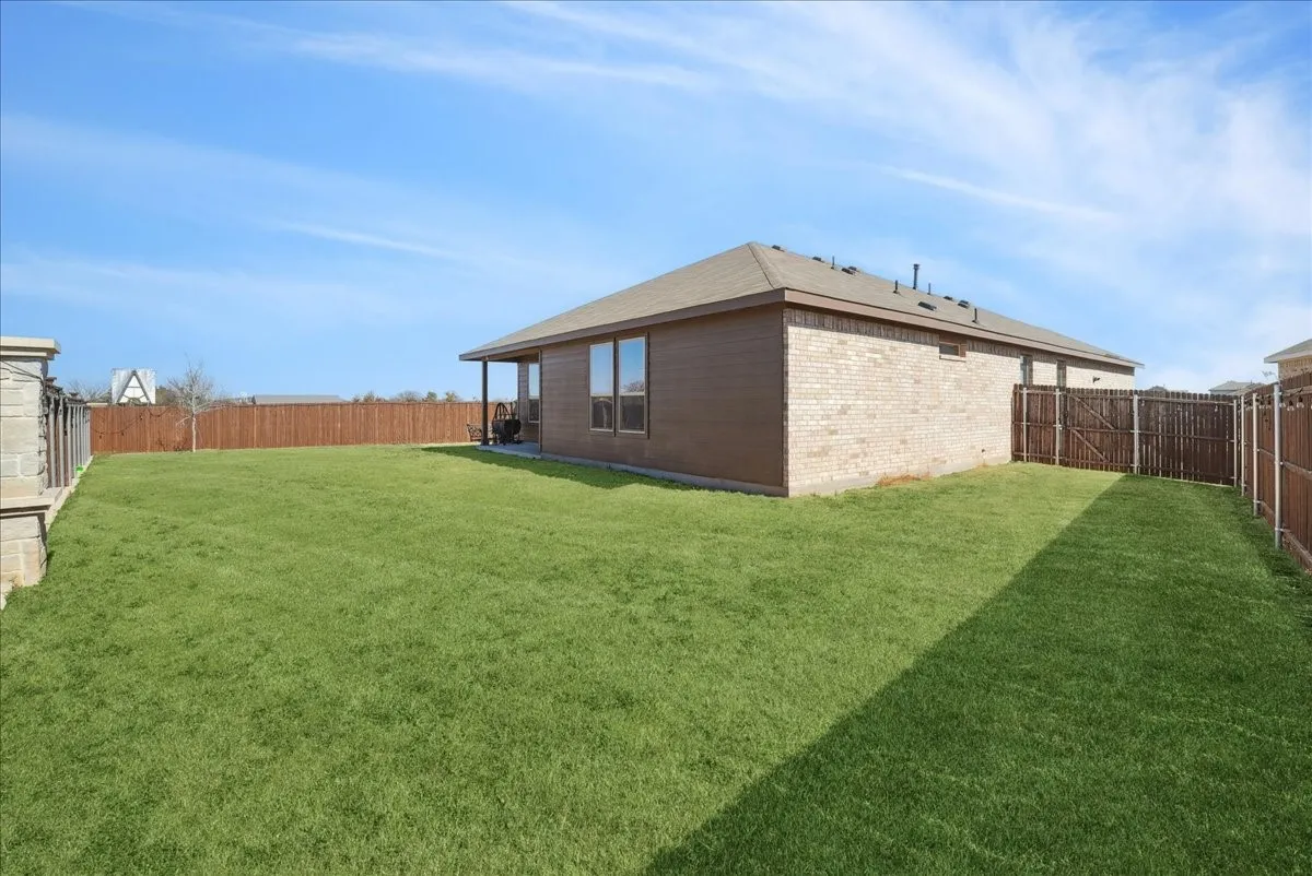Single Family Residence For Sale in Wise County , 105 Driftoak Drive, Boyd, Texas 76023, 5 Bedroom, 2 Bathroom, 2 Garage spaces, 2,133 Sqft, built in 2023, mls#21175012, Real Estate Agent in Boyd, Homes For Sale in Wise county, Homes For Sale in Boyd, Realtor in Boyd Texas, Real Estate Brokerage Independent Realty Texas, Luminita Cordes Realtor