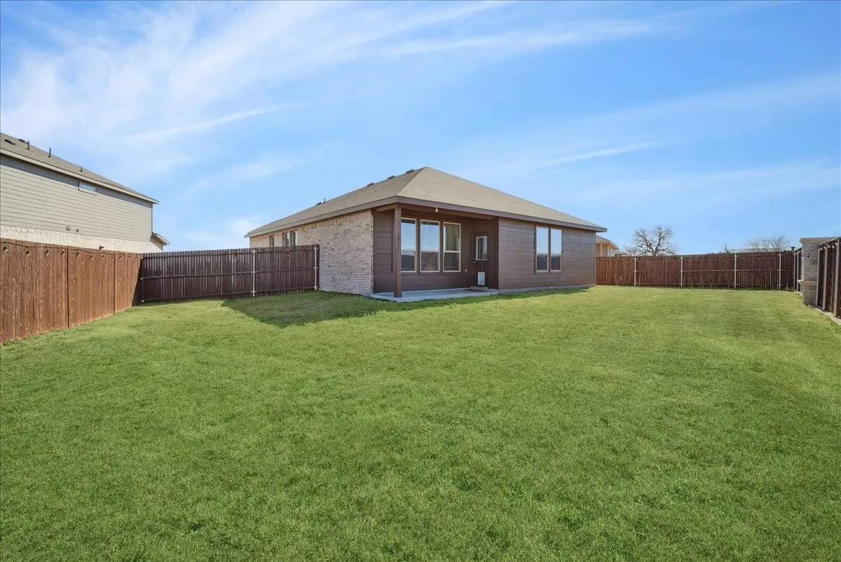 Single Family Residence For Sale in Wise County , 105 Driftoak Drive, Boyd, Texas 76023, 5 Bedroom, 2 Bathroom, 2 Garage spaces, 2,133 Sqft, built in 2023, mls#21175012, Real Estate Agent in Boyd, Homes For Sale in Wise county, Homes For Sale in Boyd, Realtor in Boyd Texas, Real Estate Brokerage Independent Realty Texas, Luminita Cordes Realtor