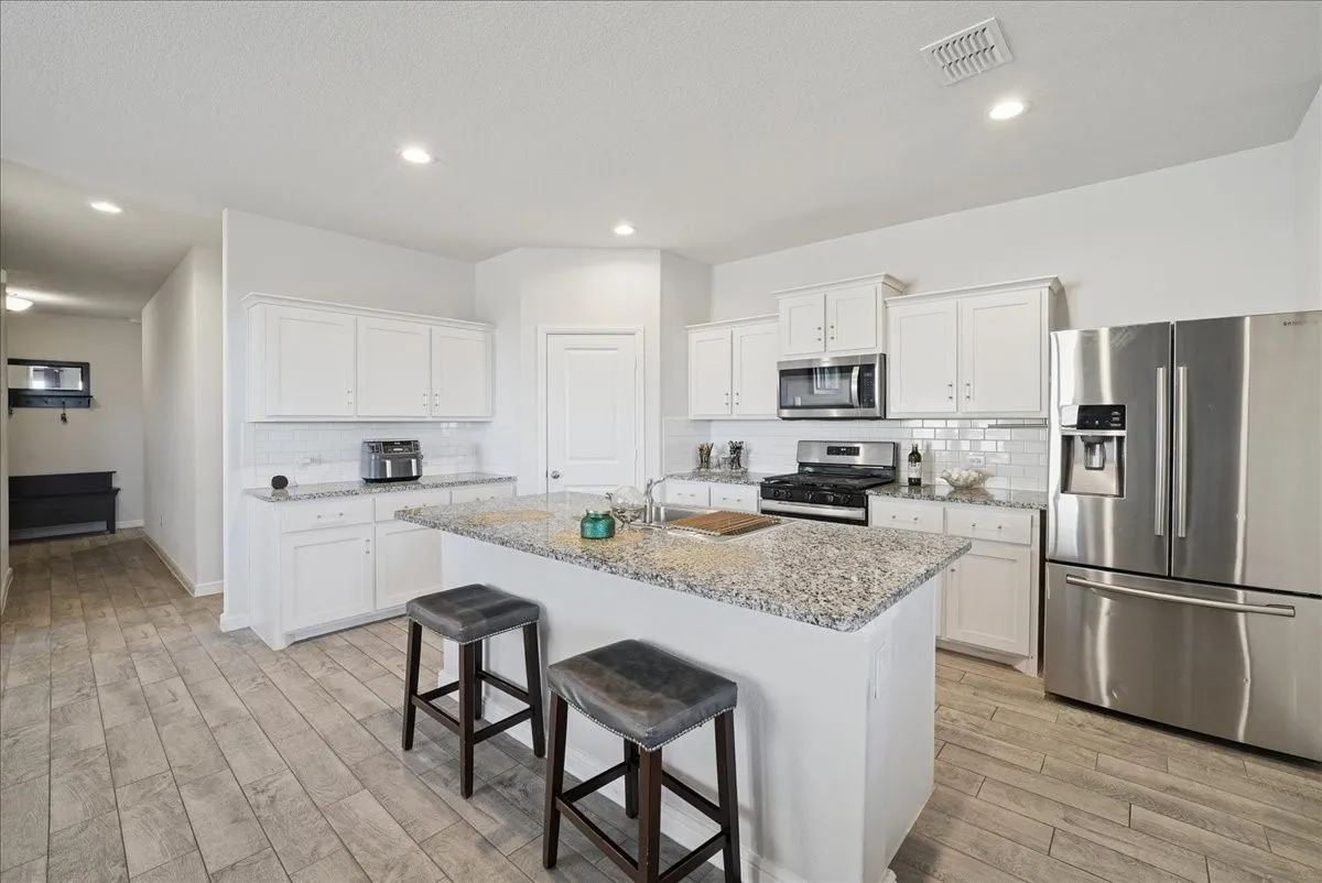 Single Family Residence For Sale in Wise County , 105 Driftoak Drive, Boyd, Texas 76023, 5 Bedroom, 2 Bathroom, 2 Garage spaces, 2,133 Sqft, built in 2023, mls#21175012, Real Estate Agent in Boyd, Homes For Sale in Wise county, Homes For Sale in Boyd, Realtor in Boyd Texas, Real Estate Brokerage Independent Realty Texas, Luminita Cordes Realtor
