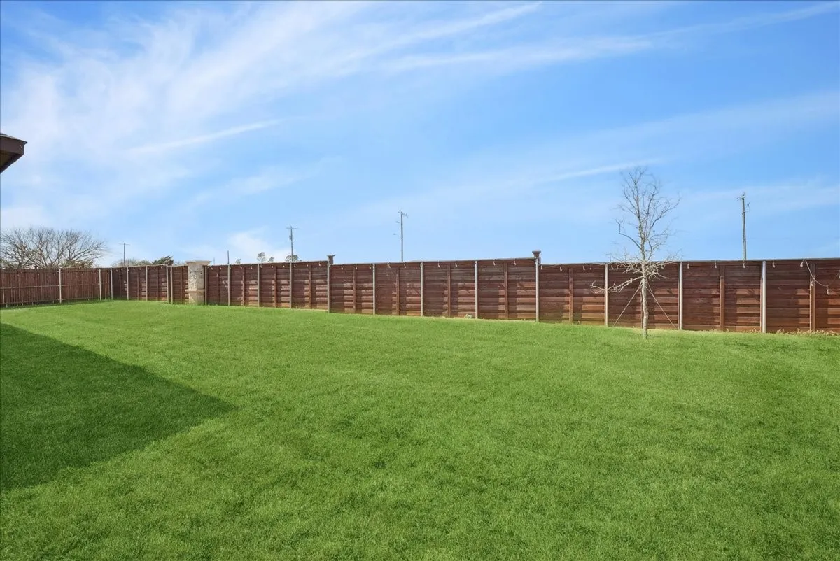 Single Family Residence For Sale in Wise County , 105 Driftoak Drive, Boyd, Texas 76023, 5 Bedroom, 2 Bathroom, 2 Garage spaces, 2,133 Sqft, built in 2023, mls#21175012, Real Estate Agent in Boyd, Homes For Sale in Wise county, Homes For Sale in Boyd, Realtor in Boyd Texas, Real Estate Brokerage Independent Realty Texas, Luminita Cordes Realtor