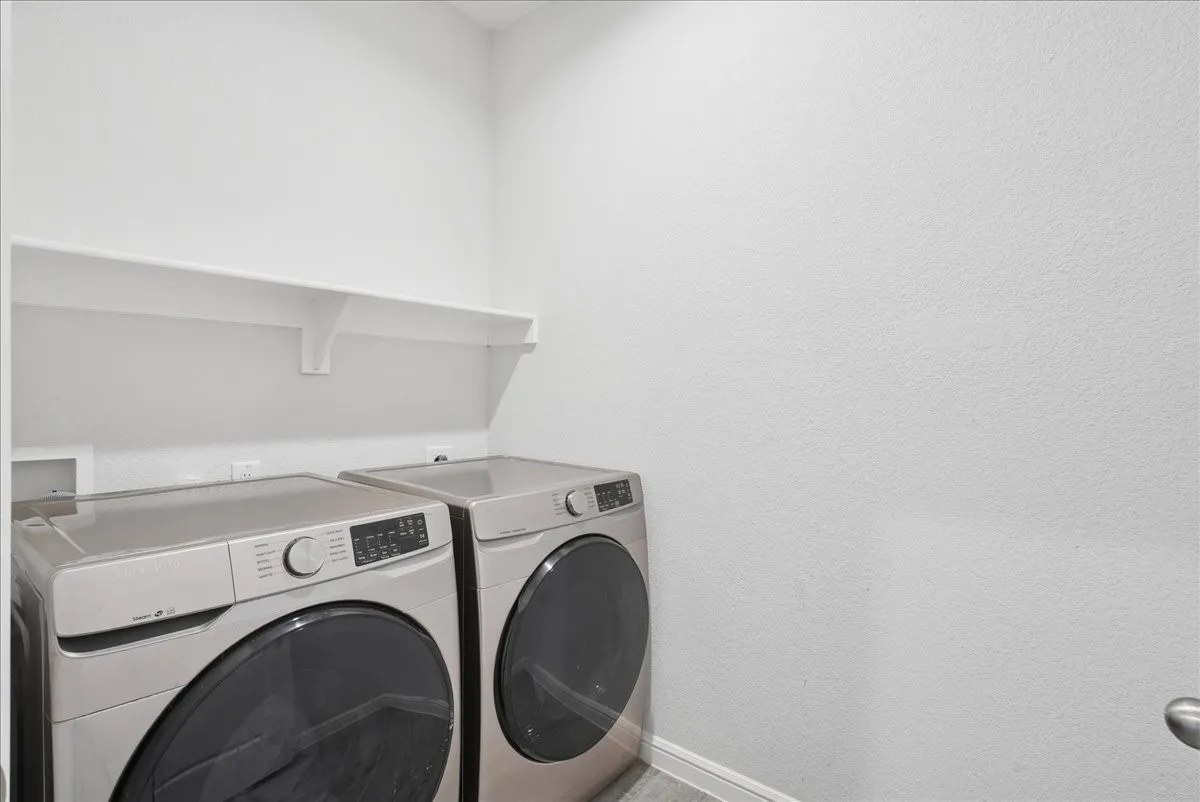 Single Family Residence For Sale in Wise County , 105 Driftoak Drive, Boyd, Texas 76023, 5 Bedroom, 2 Bathroom, 2 Garage spaces, 2,133 Sqft, built in 2023, mls#21175012, Real Estate Agent in Boyd, Homes For Sale in Wise county, Homes For Sale in Boyd, Realtor in Boyd Texas, Real Estate Brokerage Independent Realty Texas, Luminita Cordes Realtor