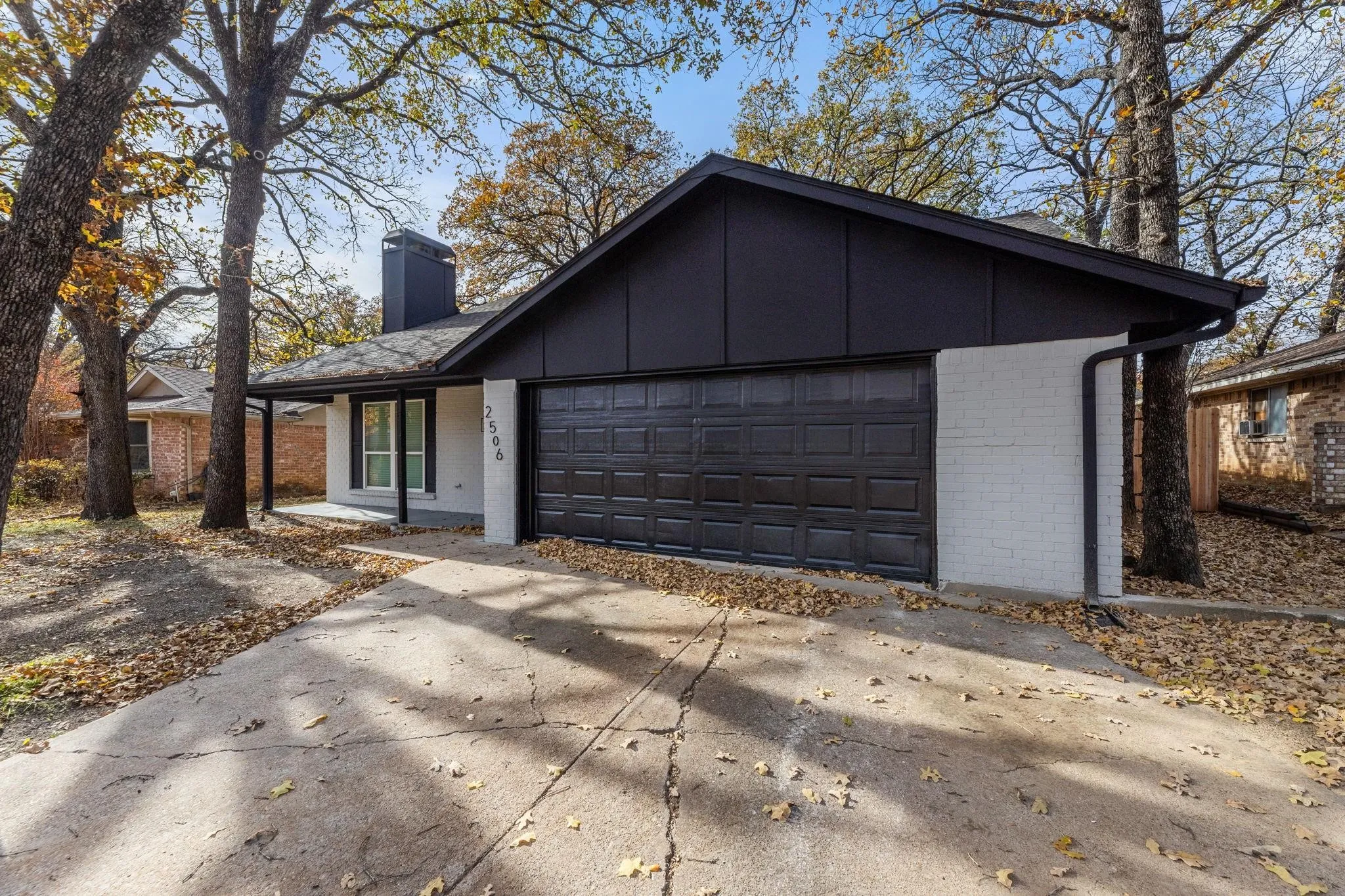 Single Family Residence For Sale in Tarrant County , 2506 Holt Road, Arlington, Texas 76006, 3 Bedroom, 2 Bathroom, 2 Garage spaces, 1,787 Sqft, built in 1980, mls#21177072, Real Estate Agent in Arlington, Homes For Sale in Tarrant county, Homes For Sale in Arlington, Realtor in Arlington Texas, Real Estate Brokerage Independent Realty Texas, Luminita Cordes Realtor