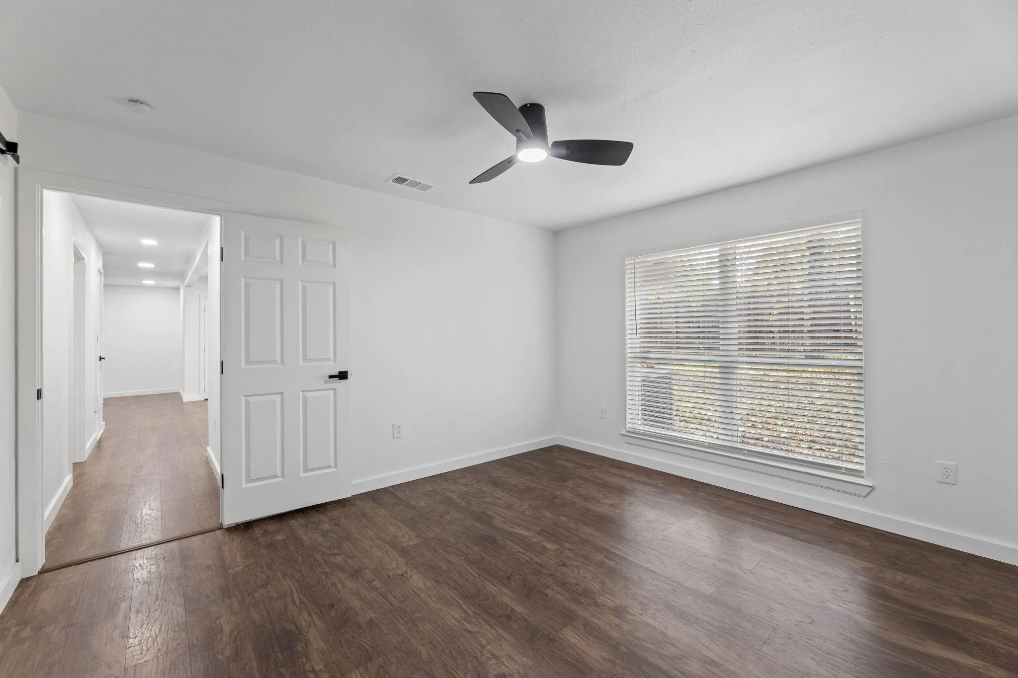 Single Family Residence For Sale in Tarrant County , 2506 Holt Road, Arlington, Texas 76006, 3 Bedroom, 2 Bathroom, 2 Garage spaces, 1,787 Sqft, built in 1980, mls#21177072, Real Estate Agent in Arlington, Homes For Sale in Tarrant county, Homes For Sale in Arlington, Realtor in Arlington Texas, Real Estate Brokerage Independent Realty Texas, Luminita Cordes Realtor