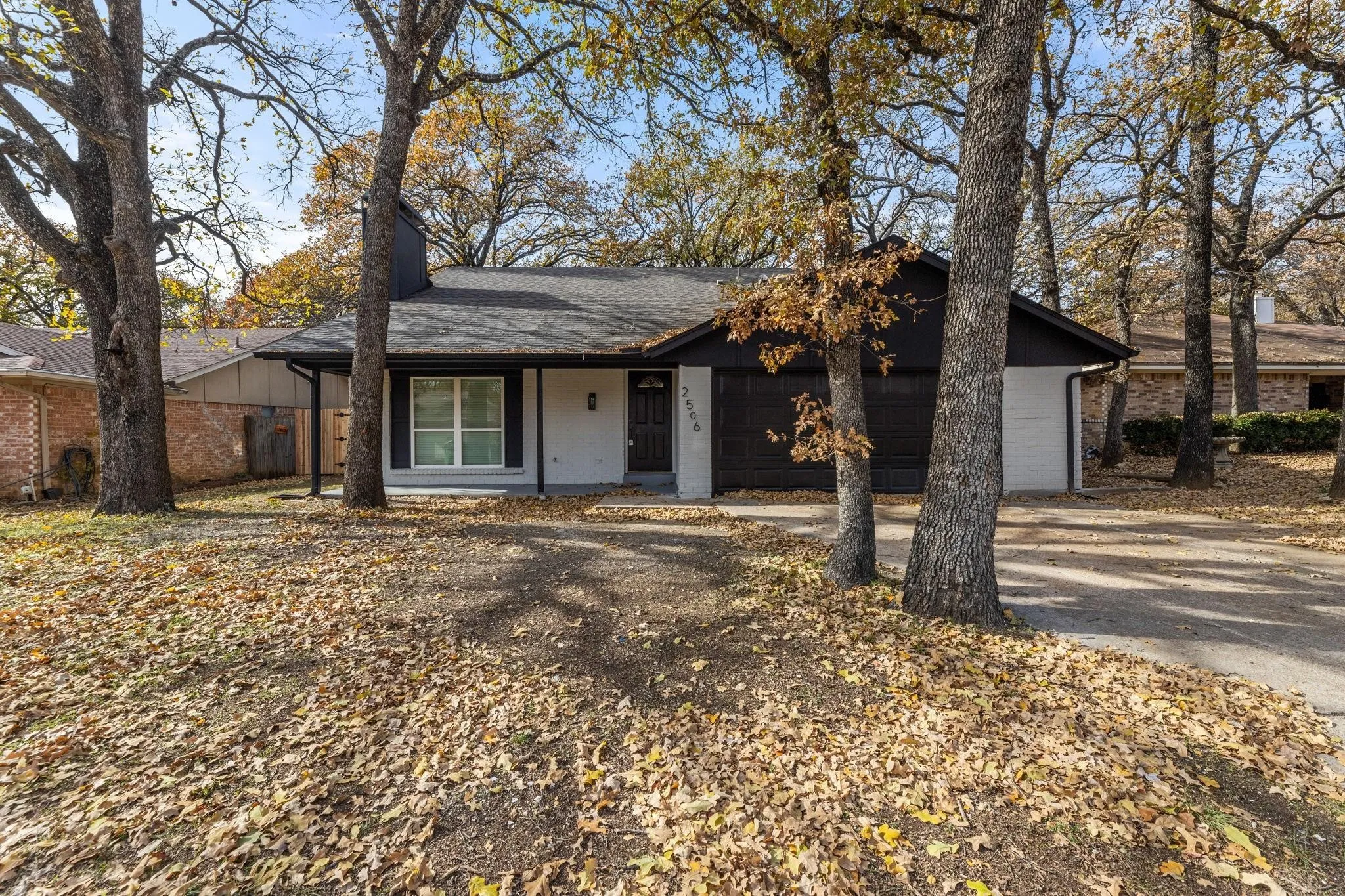 Single Family Residence For Sale in Tarrant County , 2506 Holt Road, Arlington, Texas 76006, 3 Bedroom, 2 Bathroom, 2 Garage spaces, 1,787 Sqft, built in 1980, mls#21177072, Real Estate Agent in Arlington, Homes For Sale in Tarrant county, Homes For Sale in Arlington, Realtor in Arlington Texas, Real Estate Brokerage Independent Realty Texas, Luminita Cordes Realtor