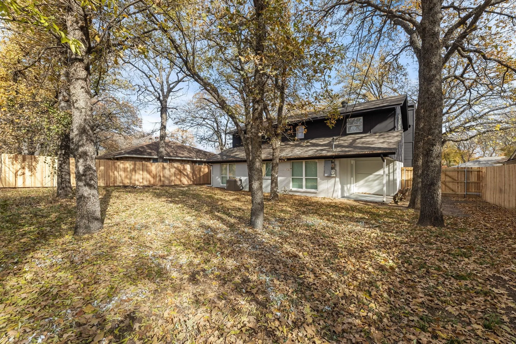 Single Family Residence For Sale in Tarrant County , 2506 Holt Road, Arlington, Texas 76006, 3 Bedroom, 2 Bathroom, 2 Garage spaces, 1,787 Sqft, built in 1980, mls#21177072, Real Estate Agent in Arlington, Homes For Sale in Tarrant county, Homes For Sale in Arlington, Realtor in Arlington Texas, Real Estate Brokerage Independent Realty Texas, Luminita Cordes Realtor