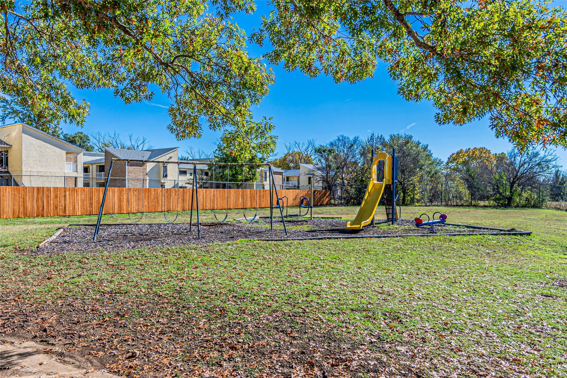 Apartment For Rent in Dallas County , 300 W Wintergreen Road 226, De Soto, Texas 75115, 2 Bedrooms, 2 Bathrooms, Garage spaces, 868 Sqft, built in 1985, Price $1,260, mls#21177695, Real Estate Agent in De Soto, Homes For Rent in Dallas county, Homes For Rent in De Soto, Realtor in De Soto Texas, Real Estate Brokerage Independent Realty Texas, Luminita Cordes Realtor