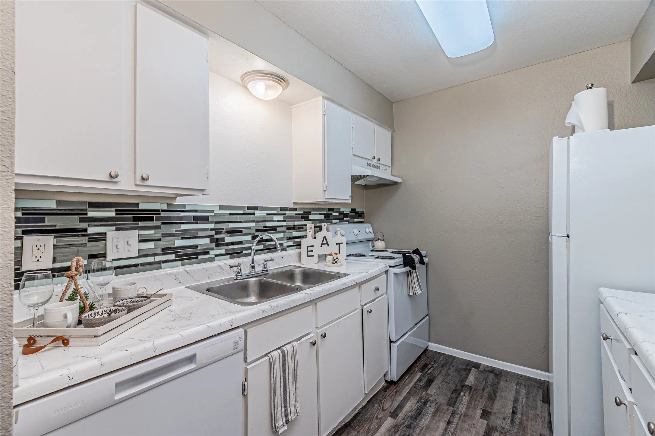 Apartment For Rent in Dallas County , 300 W Wintergreen Road 729ABP, De Soto, Texas 75115, 3 Bedrooms, 1 Bathroom, Garage spaces, 1,100 Sqft, built in 1985, Price $1,850, mls#21177712, Real Estate Agent in De Soto, Homes For Rent in Dallas county, Homes For Rent in De Soto, Realtor in De Soto Texas, Real Estate Brokerage Independent Realty Texas, Luminita Cordes Realtor