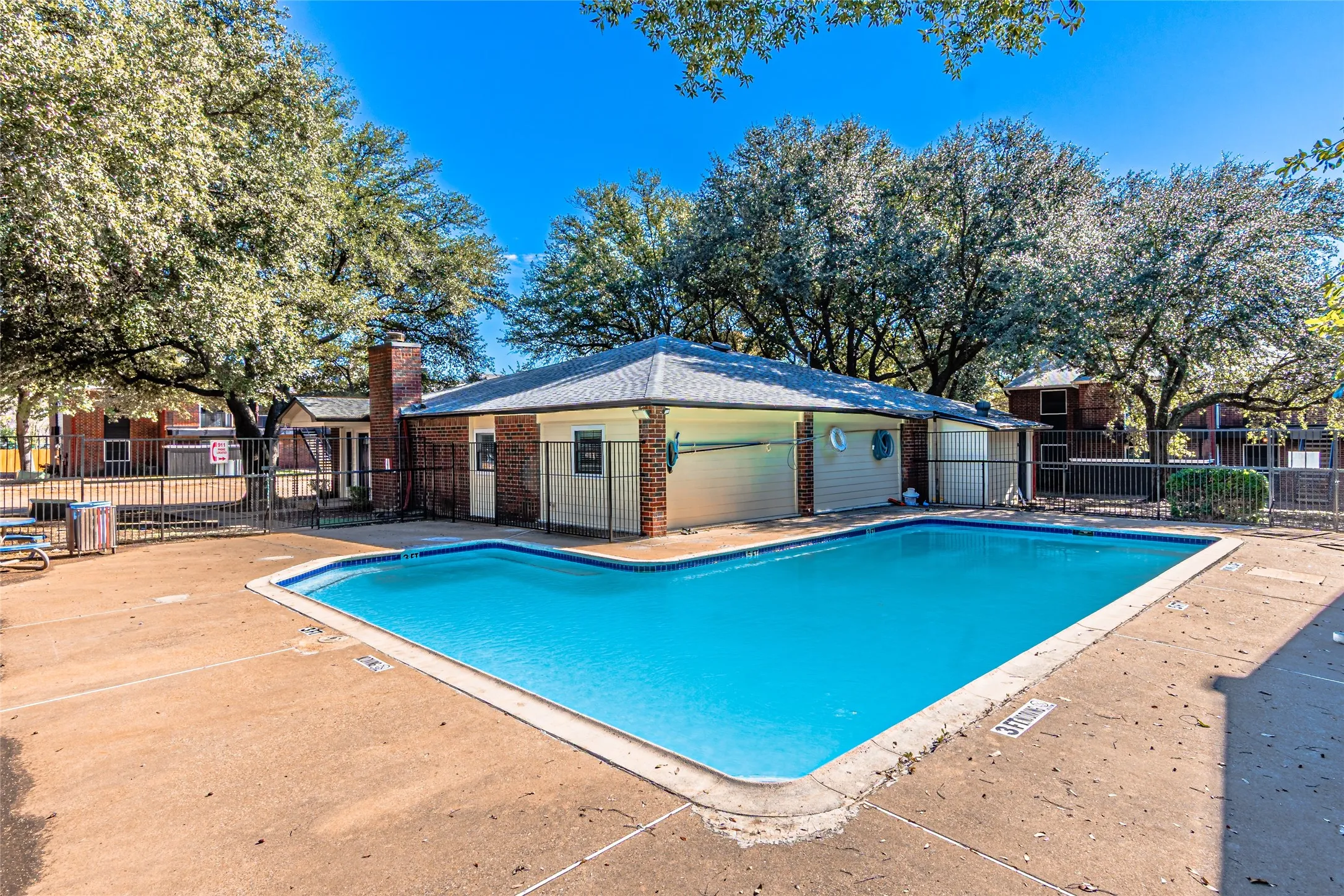 Apartment For Rent in Dallas County , 300 W Wintergreen Road 729ABP, De Soto, Texas 75115, 3 Bedrooms, 1 Bathroom, Garage spaces, 1,100 Sqft, built in 1985, Price $1,850, mls#21177712, Real Estate Agent in De Soto, Homes For Rent in Dallas county, Homes For Rent in De Soto, Realtor in De Soto Texas, Real Estate Brokerage Independent Realty Texas, Luminita Cordes Realtor
