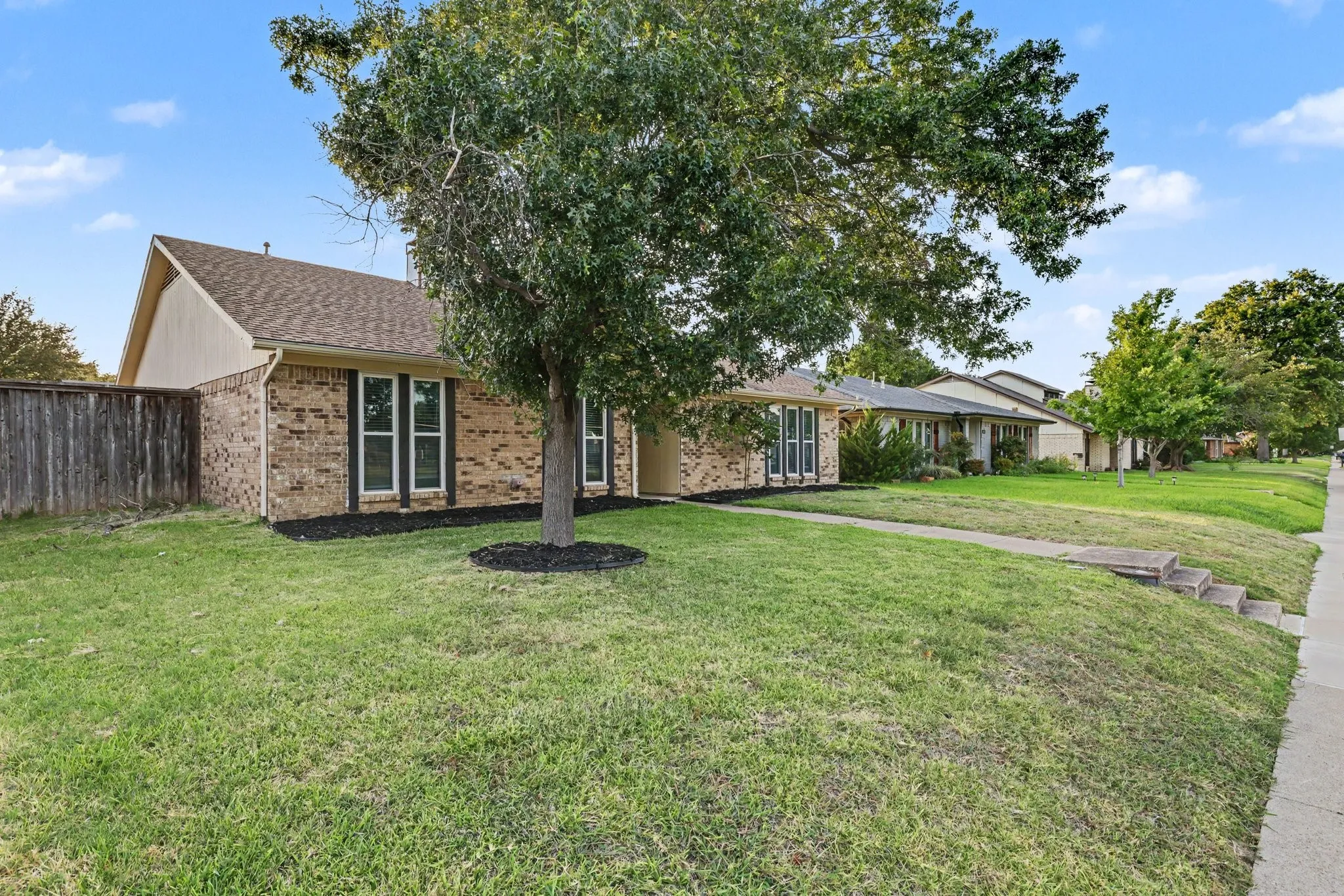 Single Family Residence For Sale in Dallas County , 229 S Heartz Road, Coppell, Texas 75019, 3 Bedroom, 2 Bathroom, 2 Garage spaces, 1,843 Sqft, built in 1981, Preowned, mls#21177656, Real Estate Agent in Coppell, Homes For Sale in Dallas county, Homes For Sale in Coppell, Realtor in Coppell Texas, Real Estate Brokerage Independent Realty Texas, Luminita Cordes Realtor