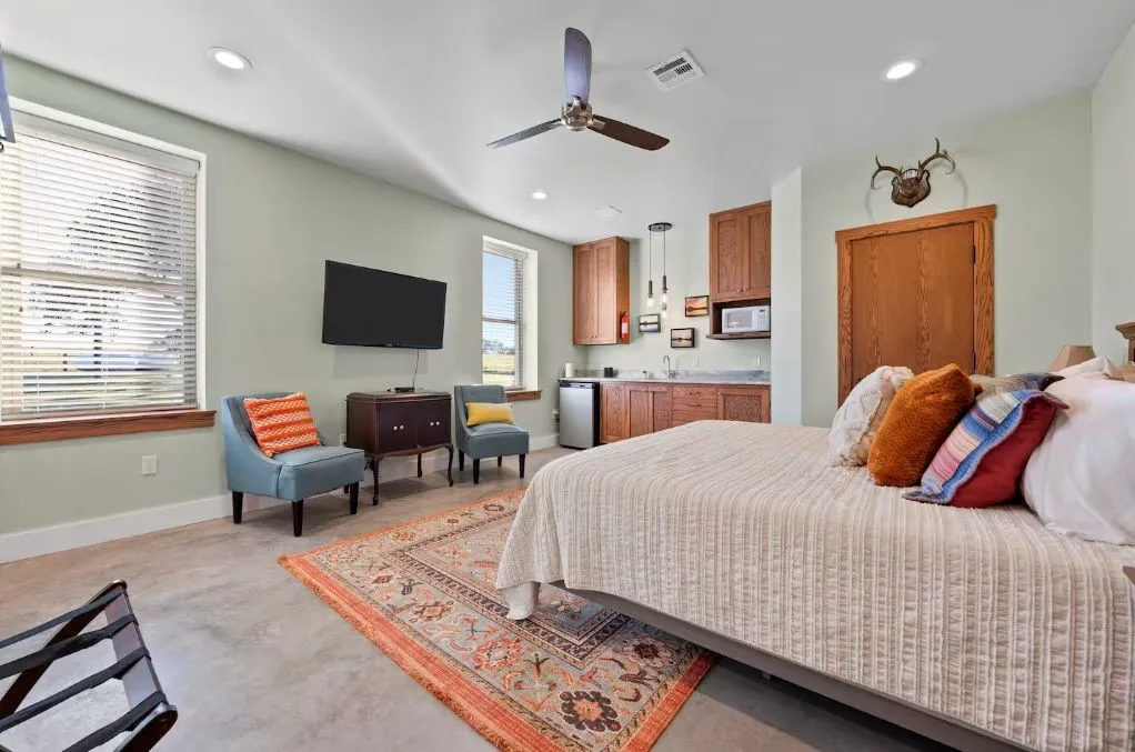 Bedroom with recessed lighting and a ceiling fan