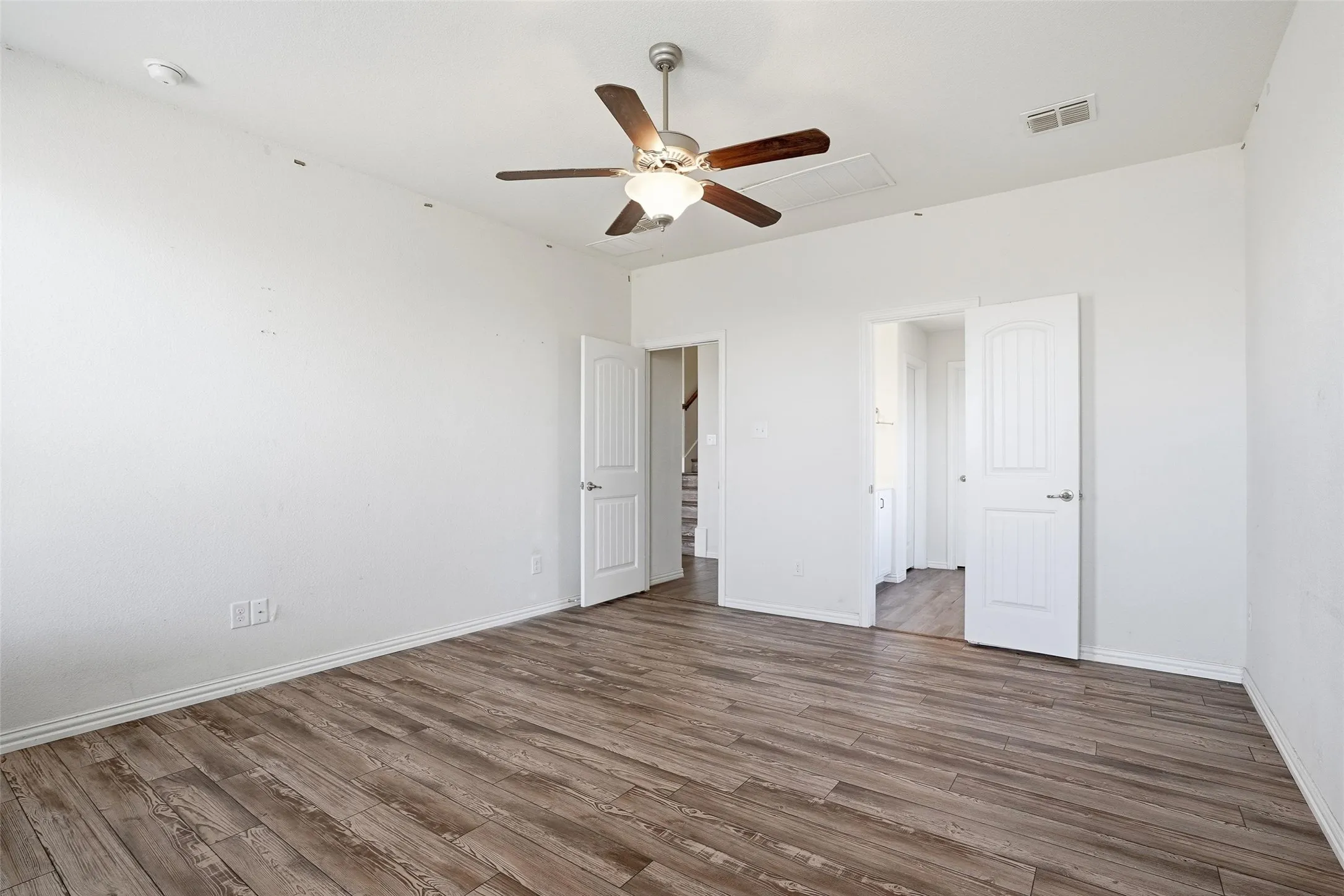 Single Family Residence For Sale in Tarrant County , 8405 Sweet Flag Lane, Fort Worth, Texas 76123, 5 Bedroom, 5 Bathroom, 2 Garage spaces, 2,806 Sqft, built in 2018, Preowned, mls#21176994, Real Estate Agent in Fort Worth, Homes For Sale in Tarrant county, Homes For Sale in Fort Worth, Realtor in Fort Worth Texas, Real Estate Brokerage Independent Realty Texas, Luminita Cordes Realtor
