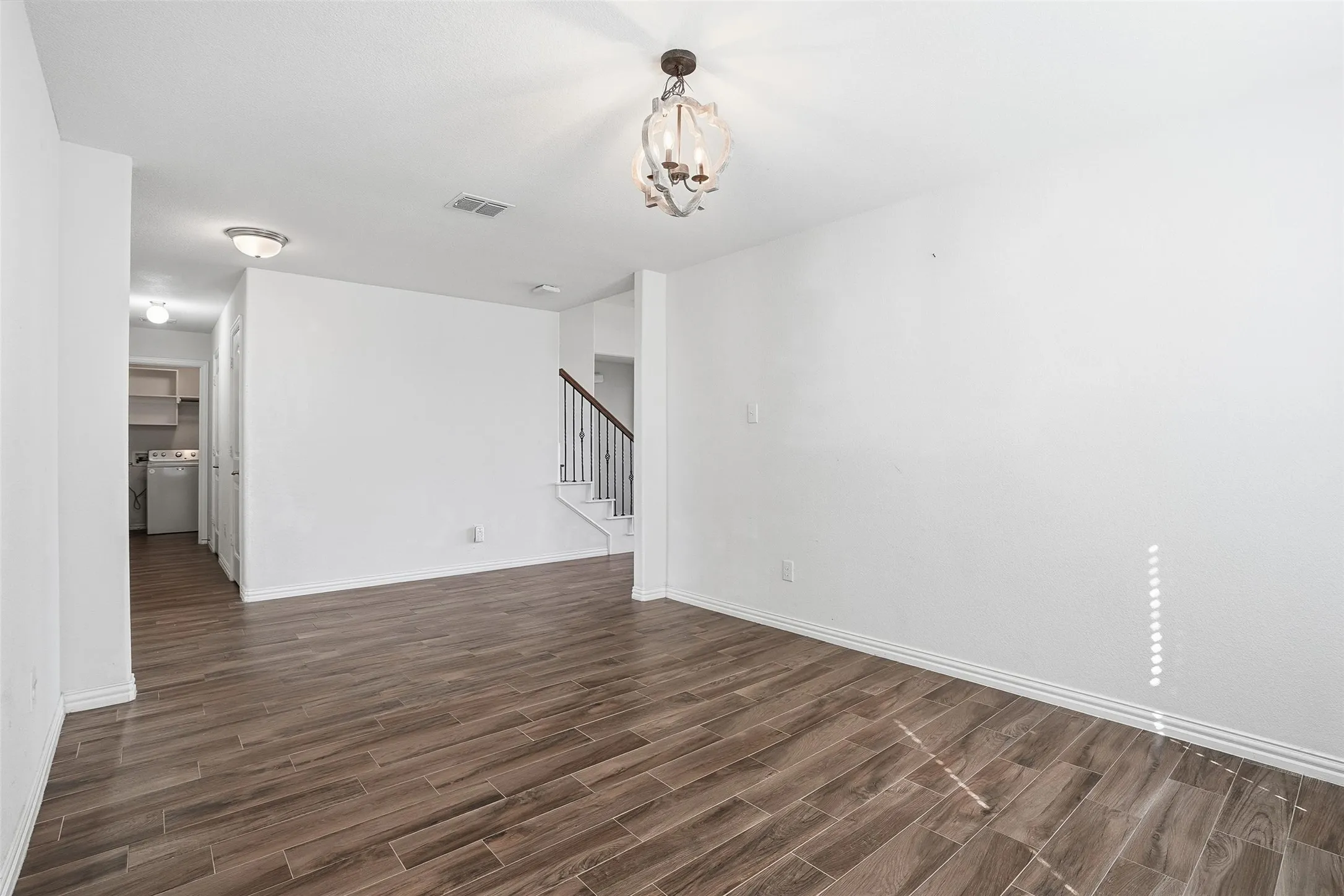 Single Family Residence For Sale in Tarrant County , 8405 Sweet Flag Lane, Fort Worth, Texas 76123, 5 Bedroom, 5 Bathroom, 2 Garage spaces, 2,806 Sqft, built in 2018, Preowned, mls#21176994, Real Estate Agent in Fort Worth, Homes For Sale in Tarrant county, Homes For Sale in Fort Worth, Realtor in Fort Worth Texas, Real Estate Brokerage Independent Realty Texas, Luminita Cordes Realtor