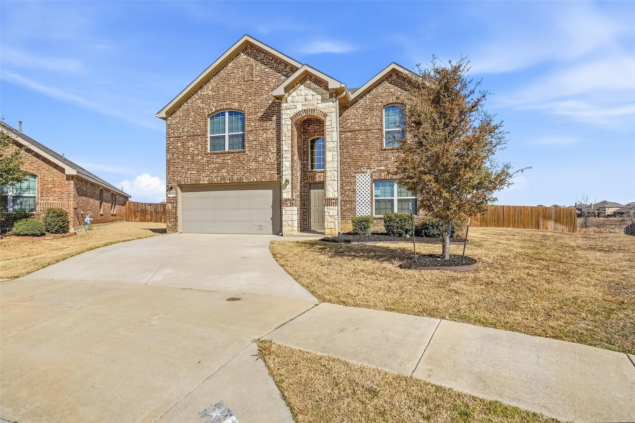 Single Family Residence For Sale in Tarrant County , 8405 Sweet Flag Lane, Fort Worth, Texas 76123, 5 Bedroom, 5 Bathroom, 2 Garage spaces, 2,806 Sqft, built in 2018, Preowned, mls#21176994, Real Estate Agent in Fort Worth, Homes For Sale in Tarrant county, Homes For Sale in Fort Worth, Realtor in Fort Worth Texas, Real Estate Brokerage Independent Realty Texas, Luminita Cordes Realtor