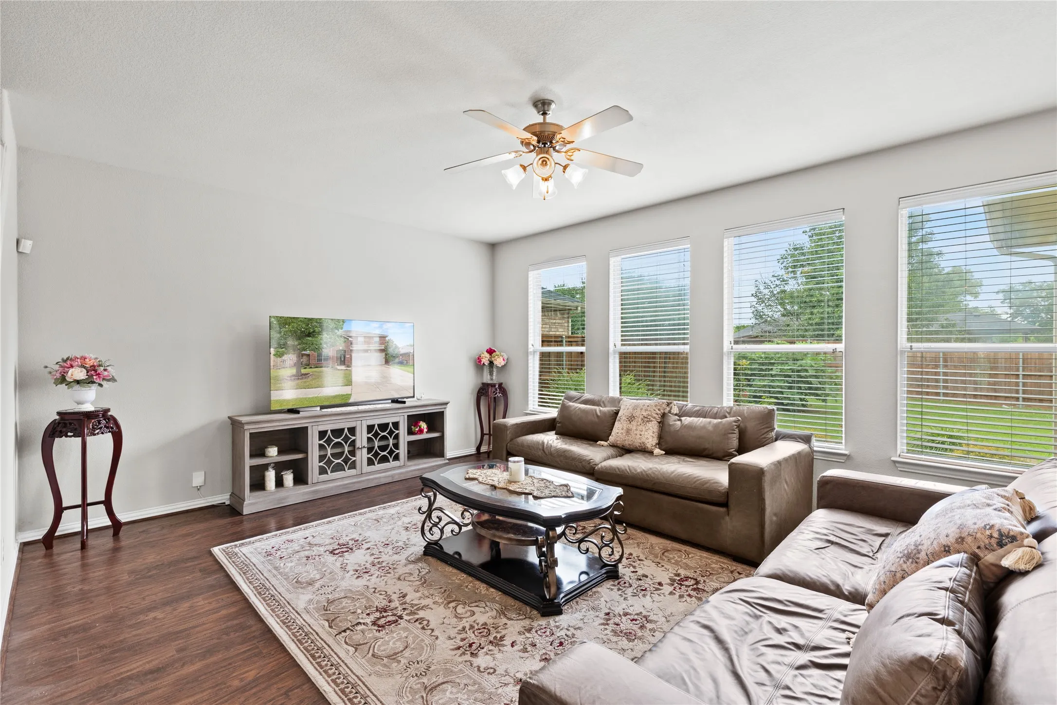 Single Family Residence For Sale in Collin County , 503 Creekside Drive, Princeton, Texas 75407, 3 Bedrooms, 3 Bathrooms, 2 Garage spaces, 2,325 Sqft, built in 2006, Preowned, Price $339,000, mls#21177779, Real Estate Agent in Princeton, Homes For Sale in Collin county, Homes For Sale in Princeton, Realtor in Princeton Texas, Real Estate Brokerage Independent Realty Texas, Luminita Cordes Realtor